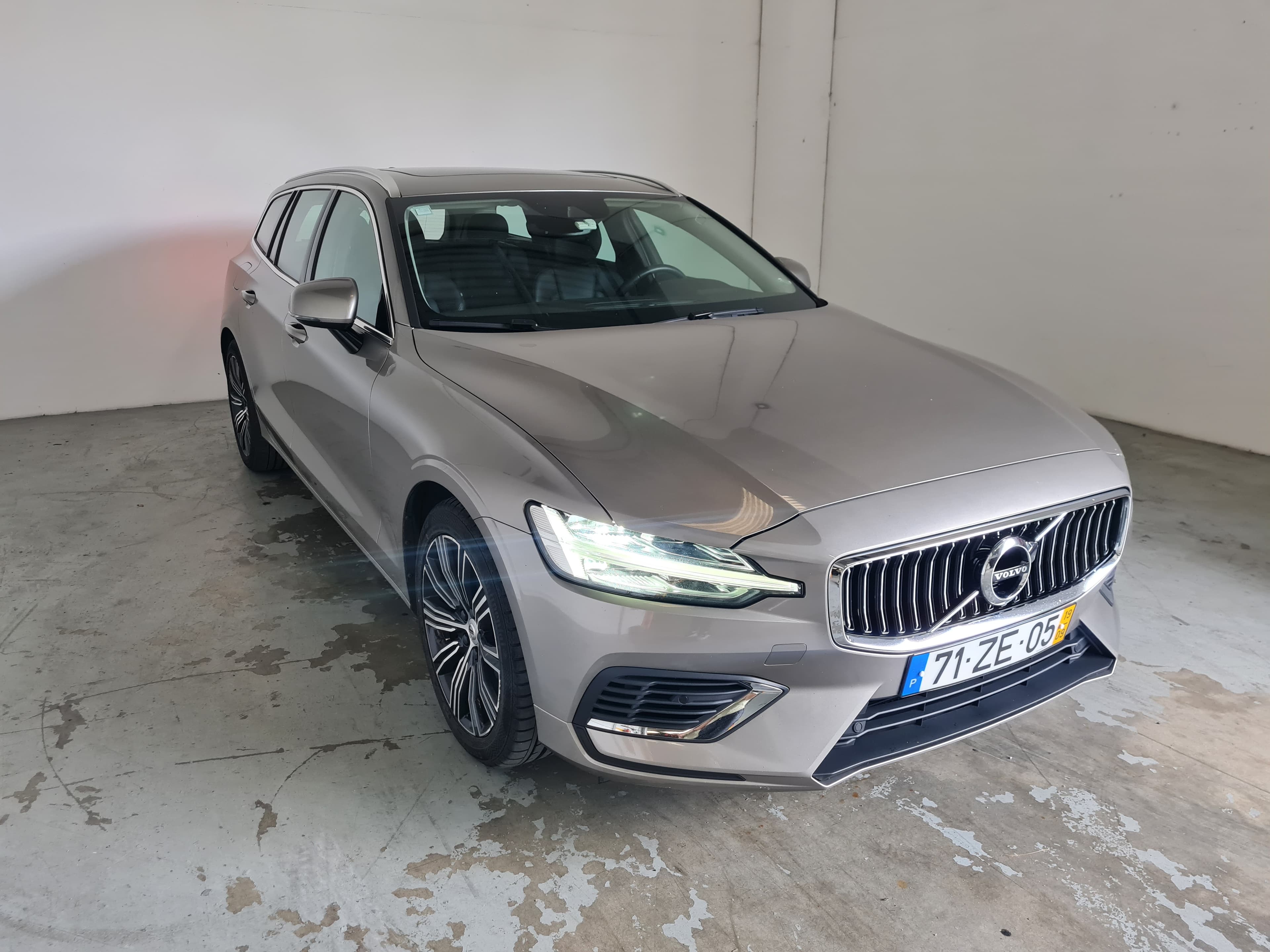 Volvo V60 2.0 T8 AWD TE Inscription · Ano 2019 — imagem 1