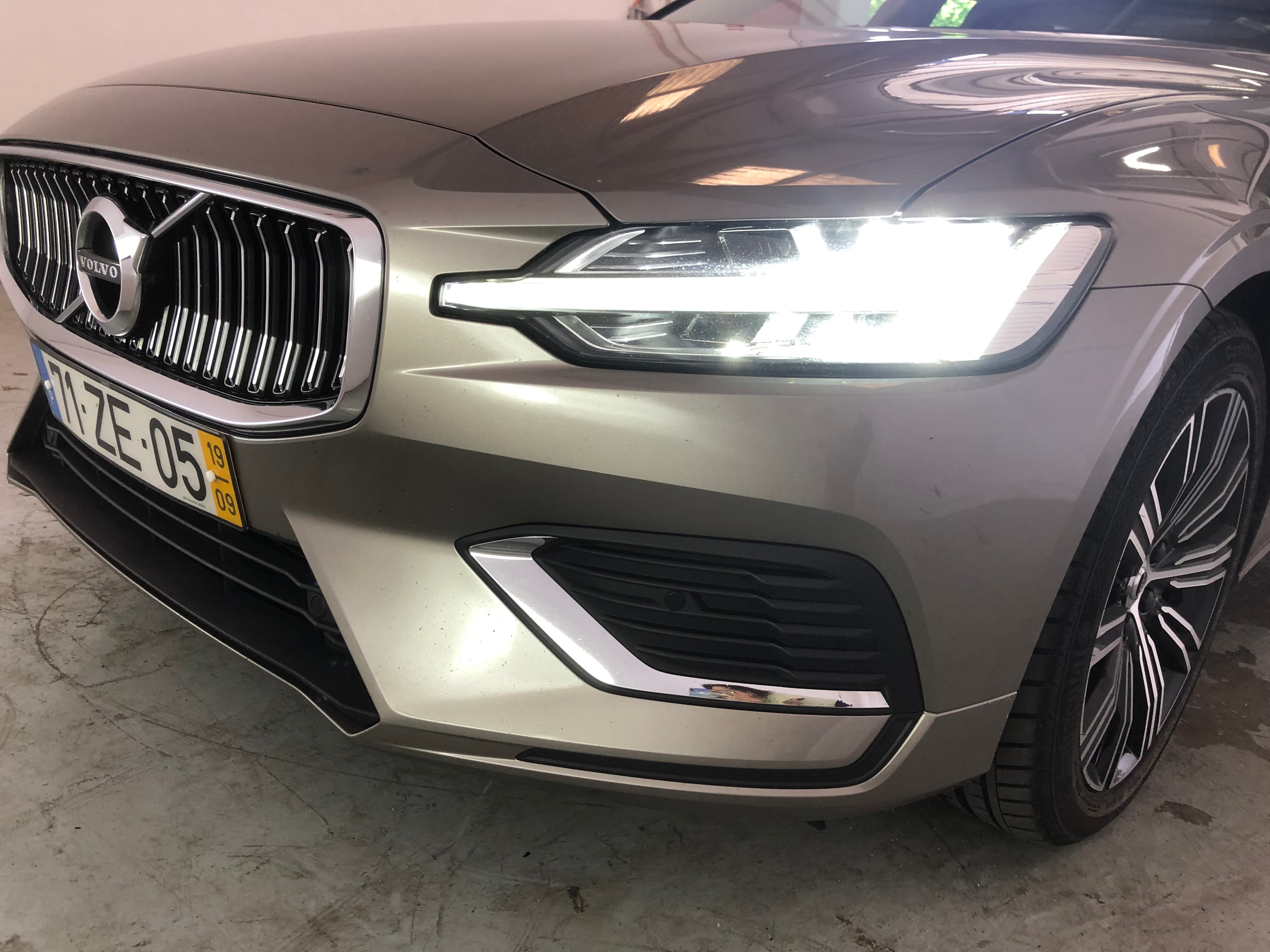 Volvo V60 2.0 T8 AWD TE Inscription · Ano 2019 — imagem 14
