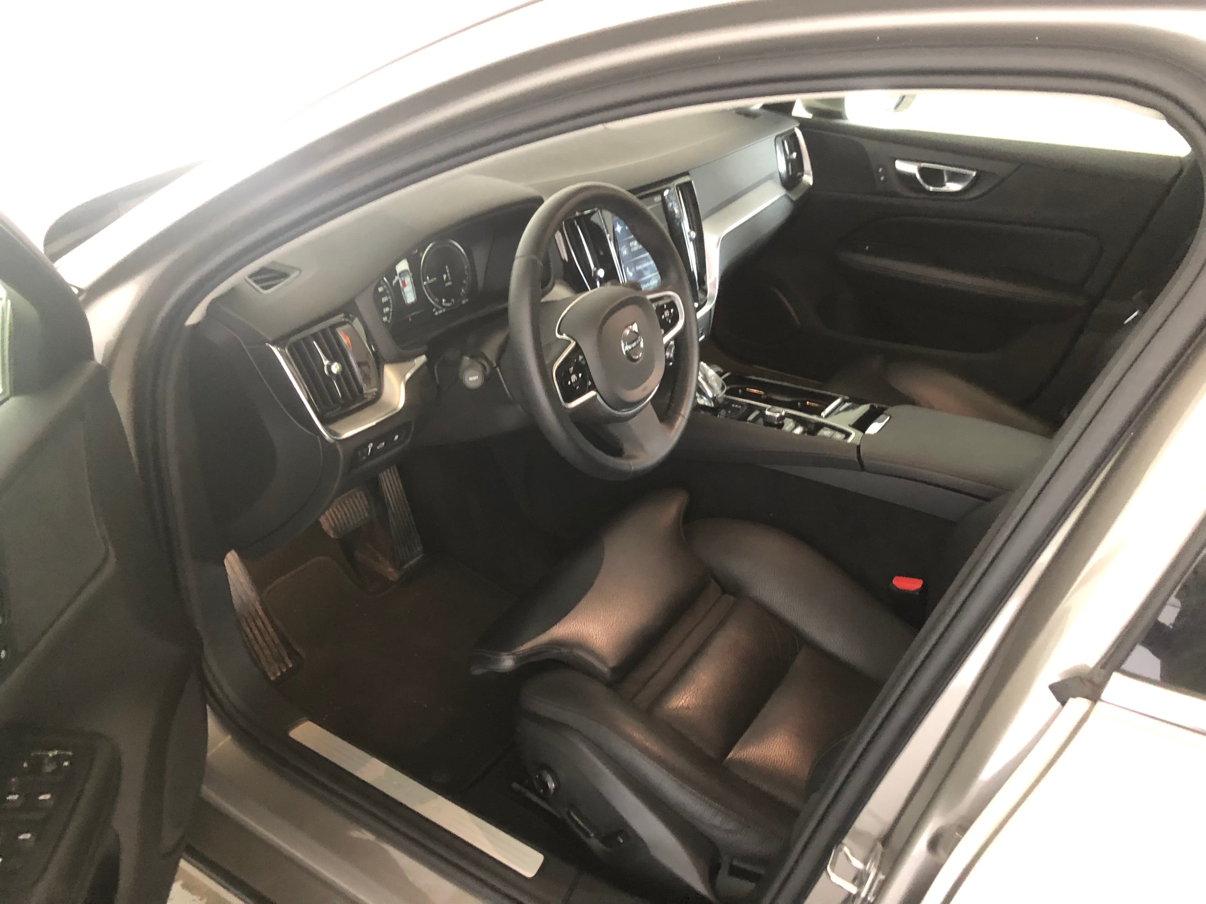 Volvo V60 2.0 T8 AWD TE Inscription · Ano 2019 — imagem 19