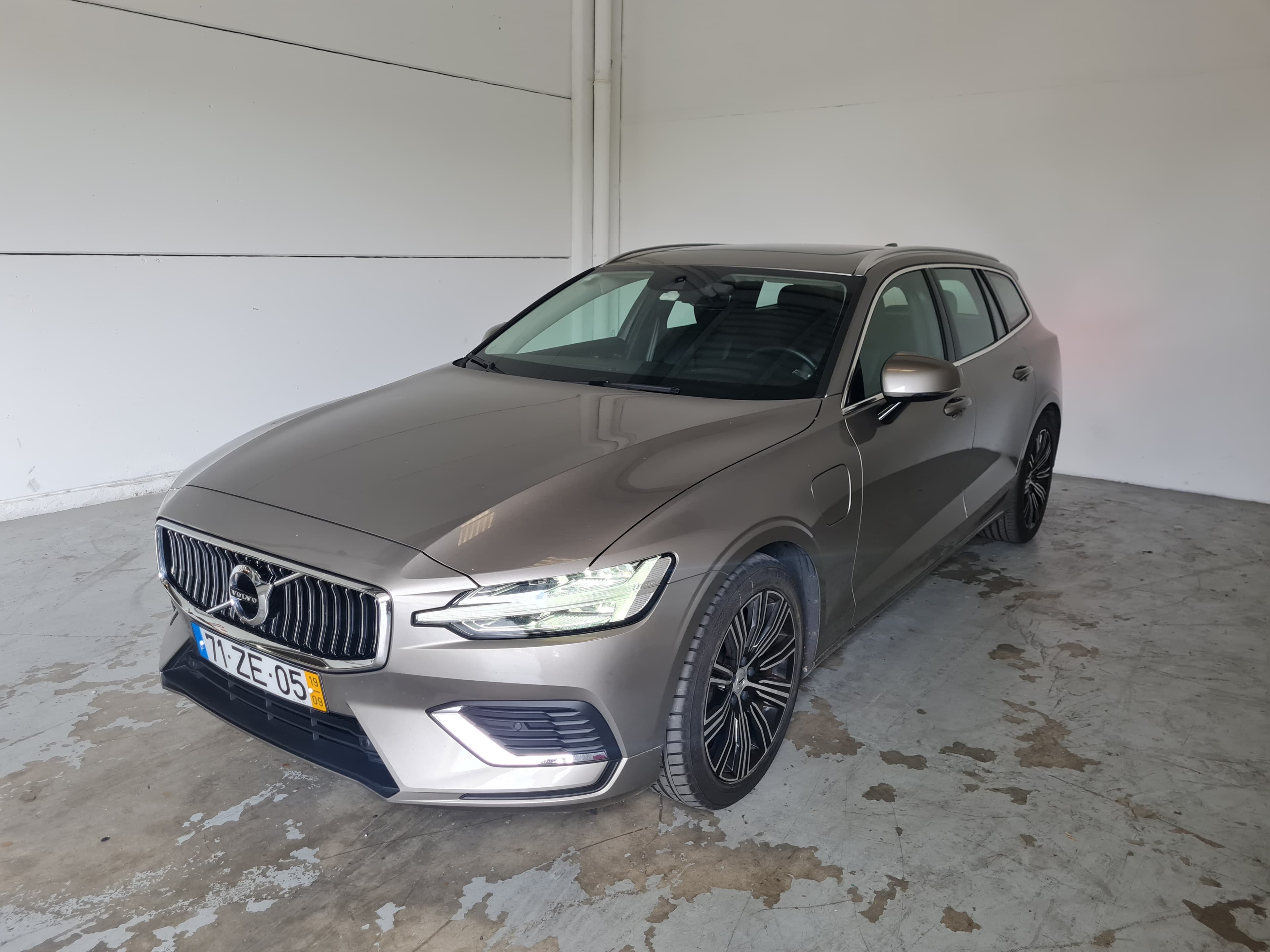 Volvo V60 2.0 T8 AWD TE Inscription · Ano 2019 — imagem 2