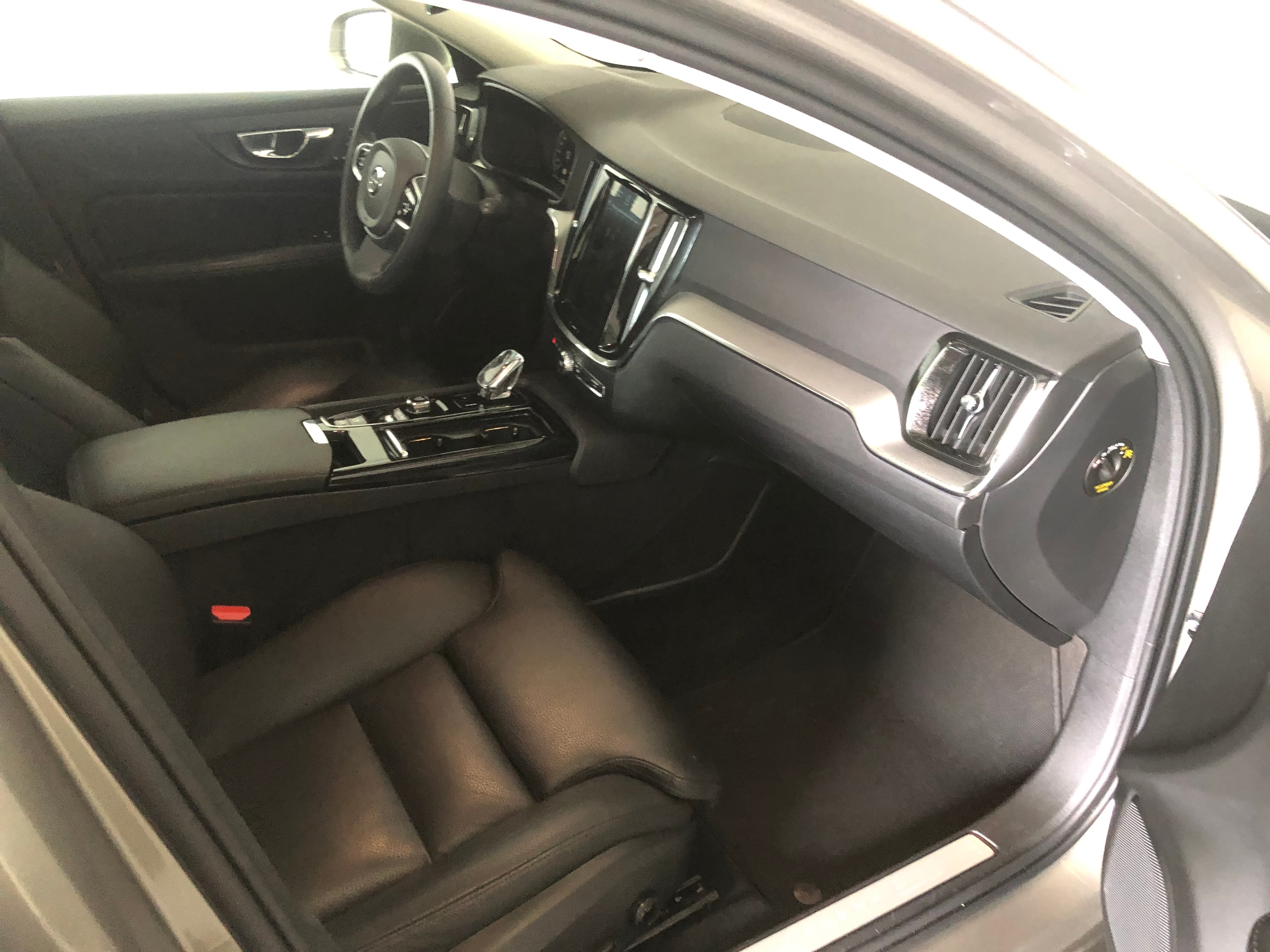 Volvo V60 2.0 T8 AWD TE Inscription · Ano 2019 — imagem 37