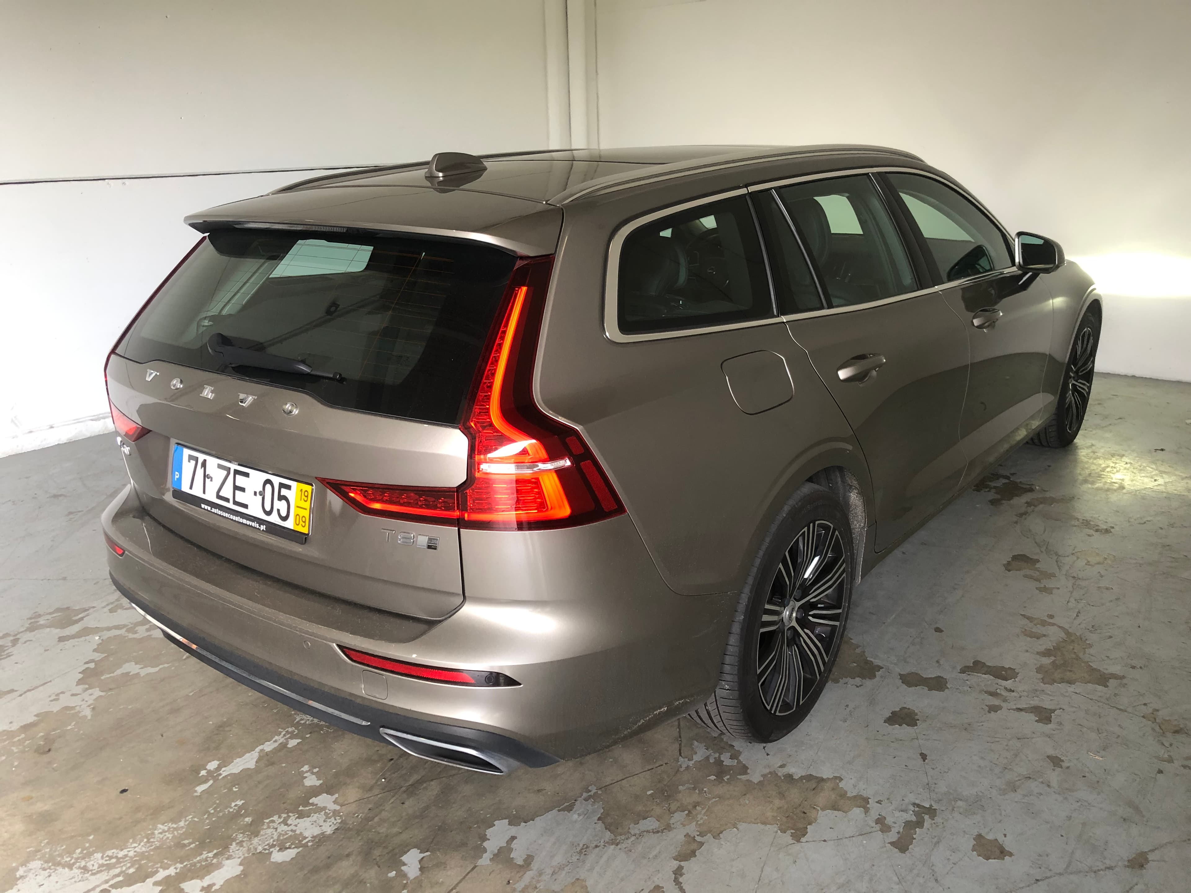 Volvo V60 2.0 T8 AWD TE Inscription · Ano 2019 — imagem 7
