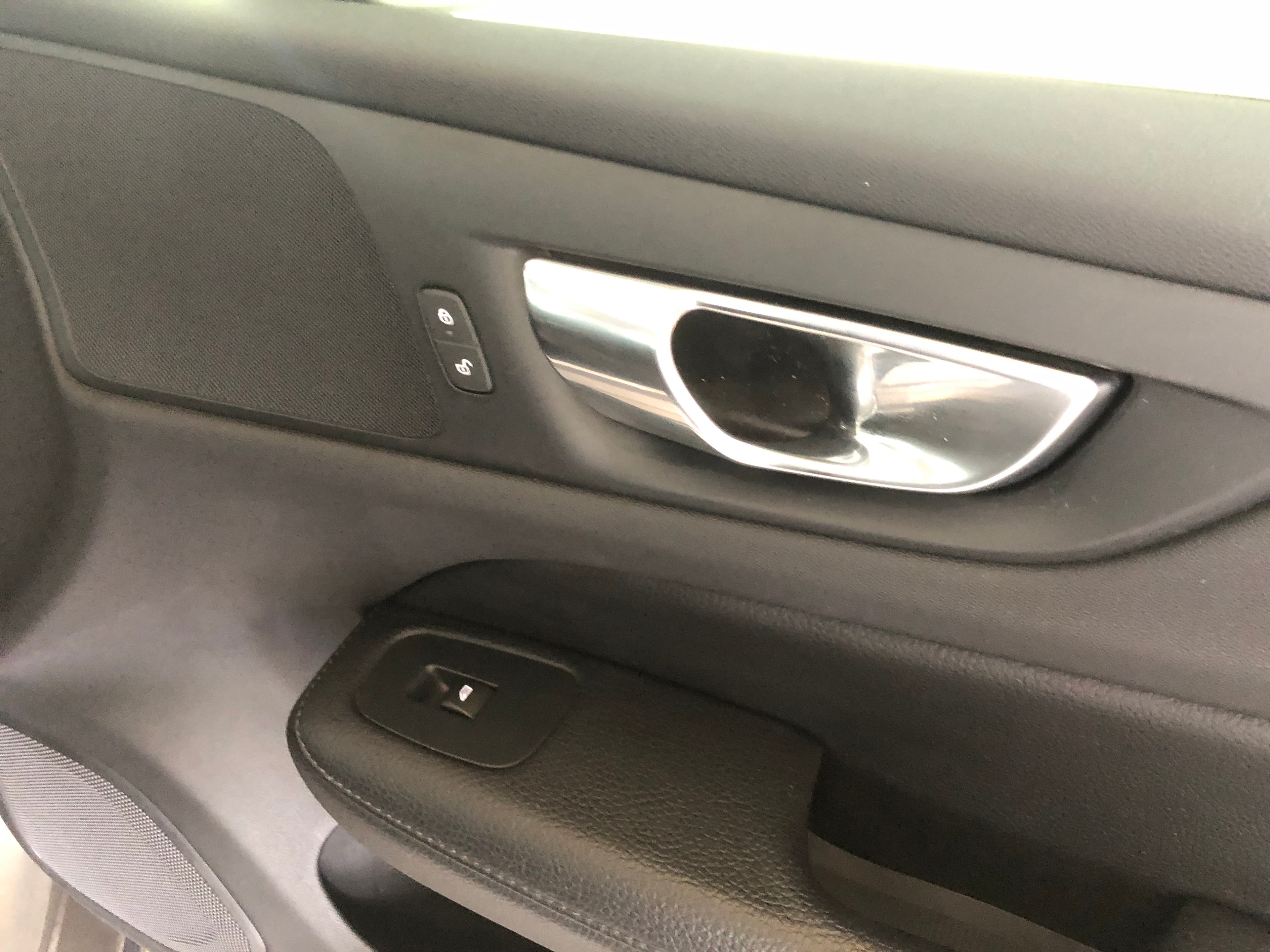 Volvo V60 2.0 T8 AWD TE Inscription · Ano 2019 — imagem 36