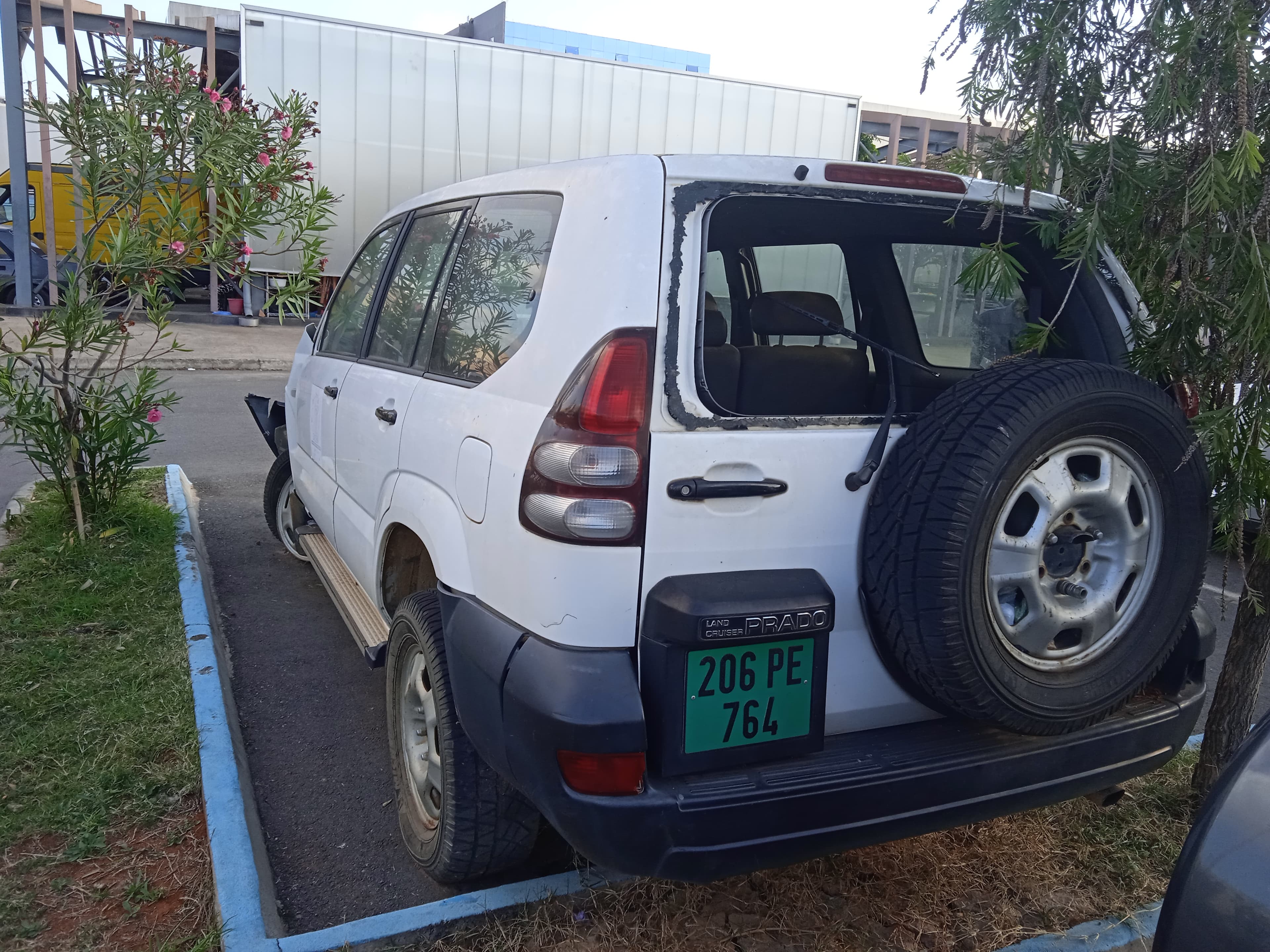Toyota Prado — image 7