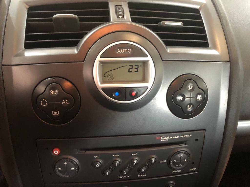 Renault Mégane 1.5 DCI · Ano 2007 — imagem 39
