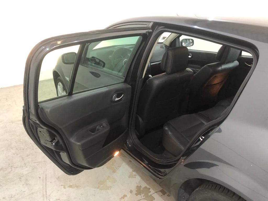Renault Mégane 1.5 DCI · Ano 2007 — imagem 23