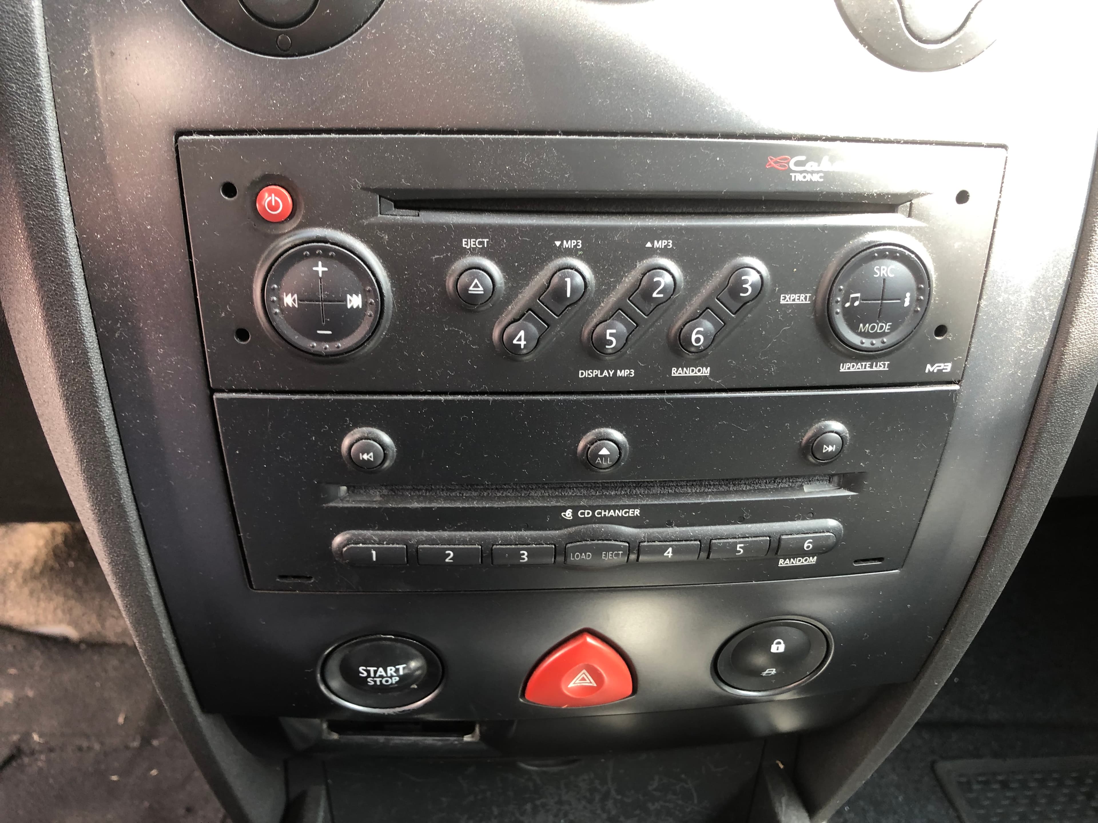 Renault Mégane 1.5 DCI · Ano 2007 — imagem 36