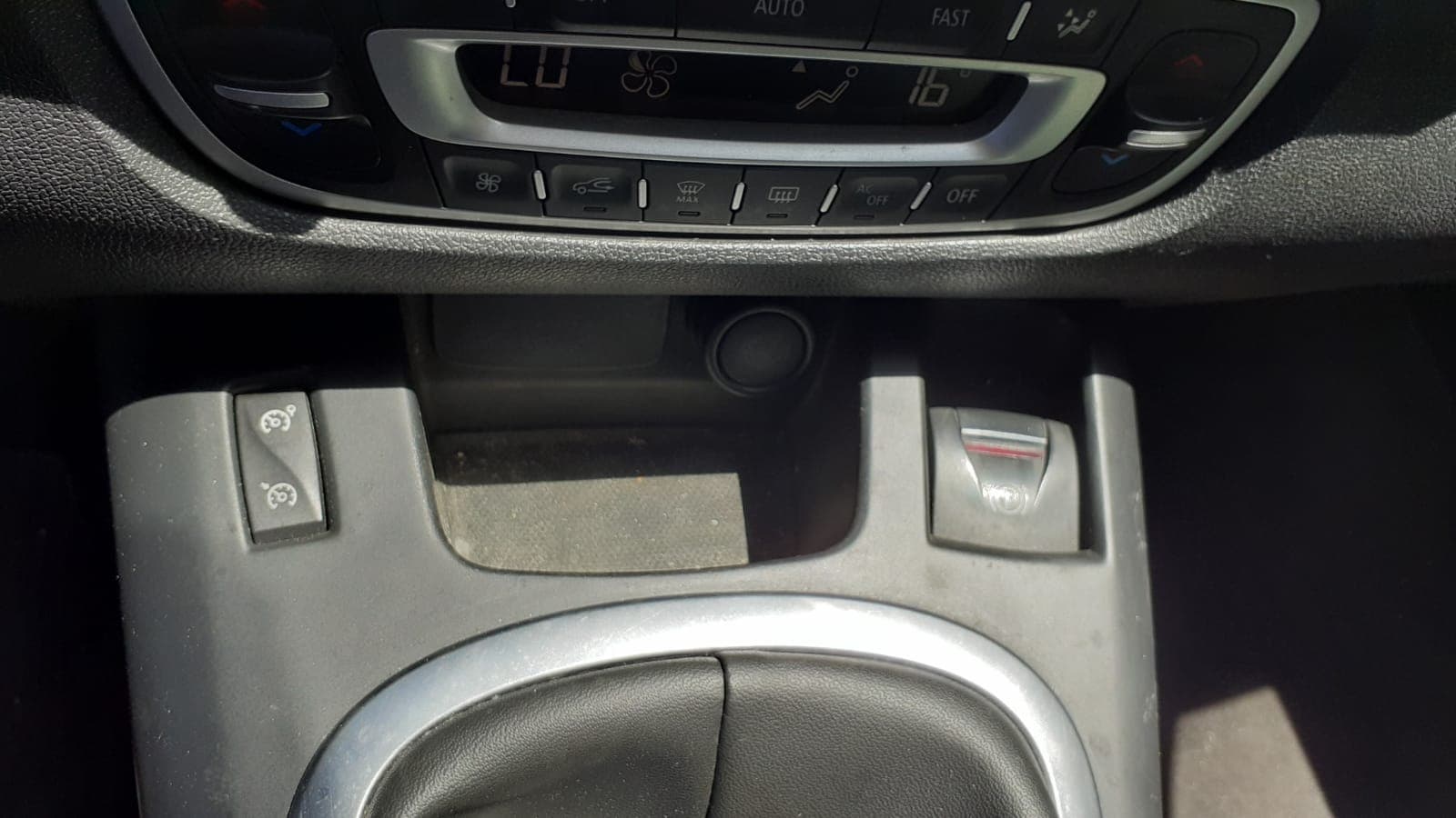 Renault Grand Scénic DCI · Ano 2013 — imagen 13