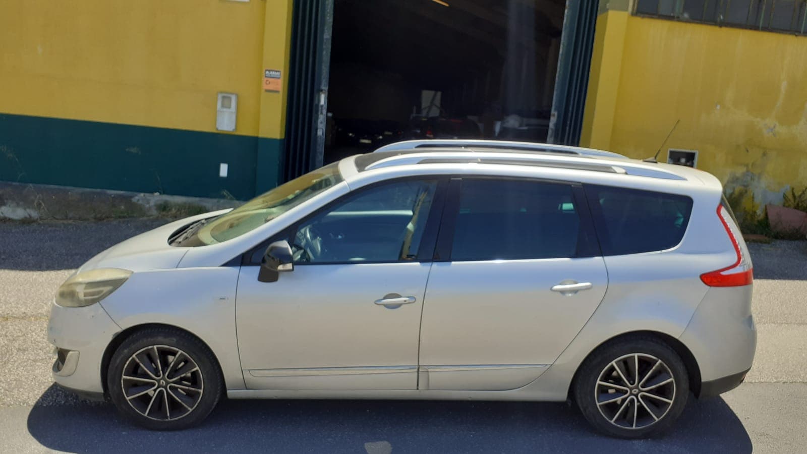 Renault Grand Scénic DCI · Ano 2013 — imagen 6