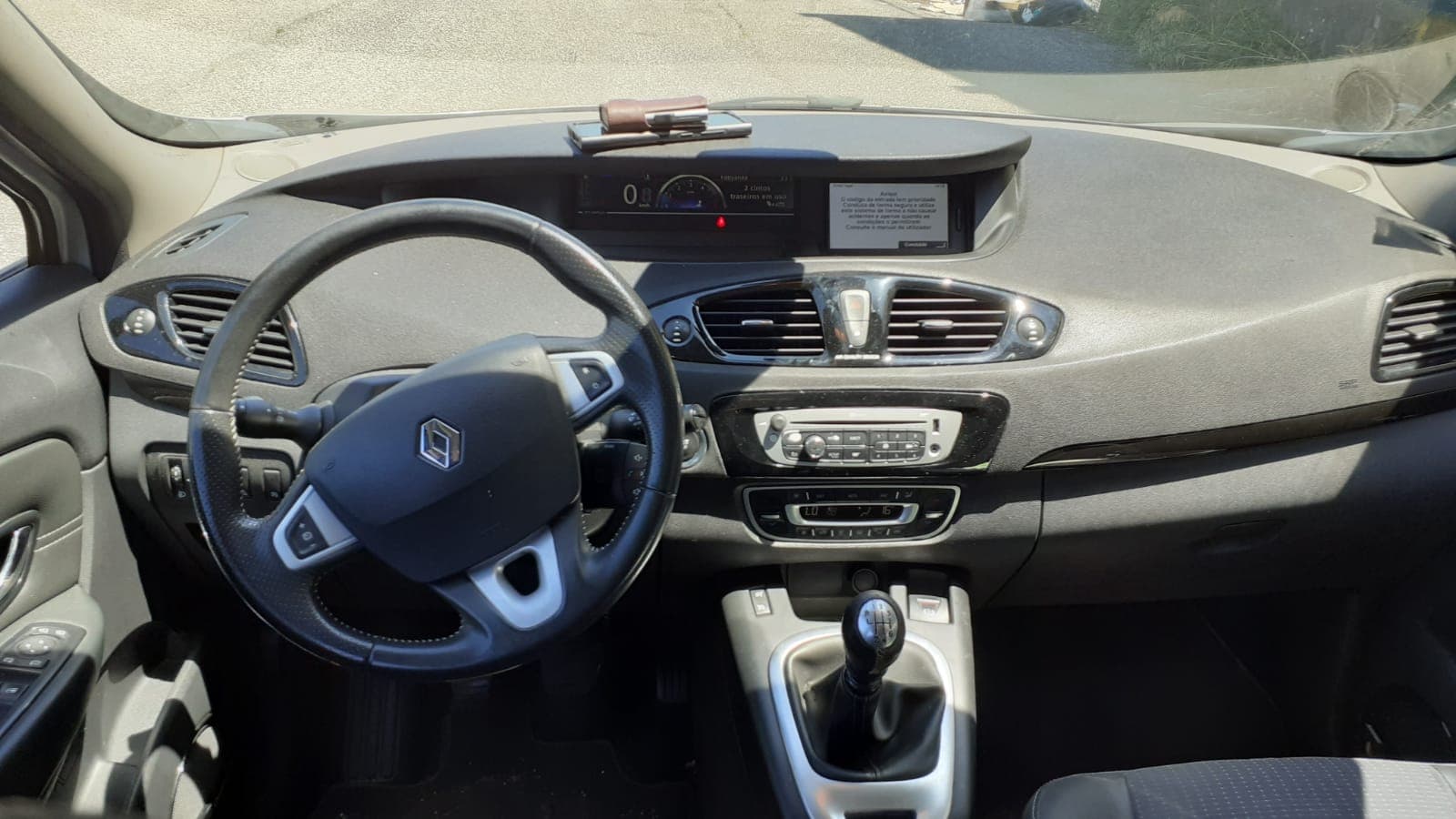 Renault Grand Scénic DCI · Ano 2013 — imagen 22
