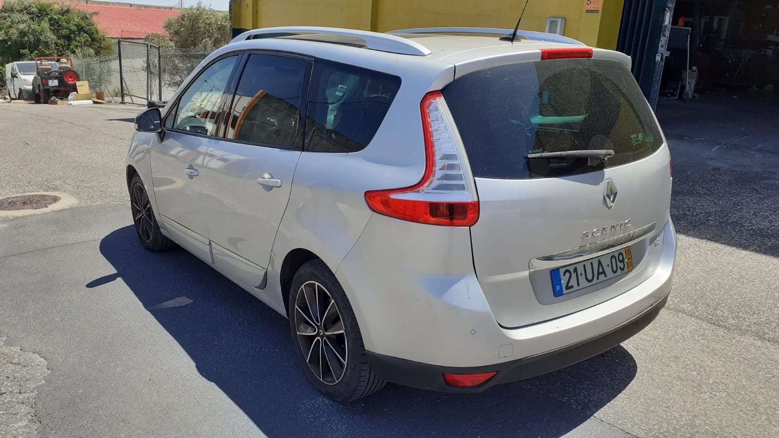 Renault Grand Scénic DCI · Ano 2013 — imagen 4