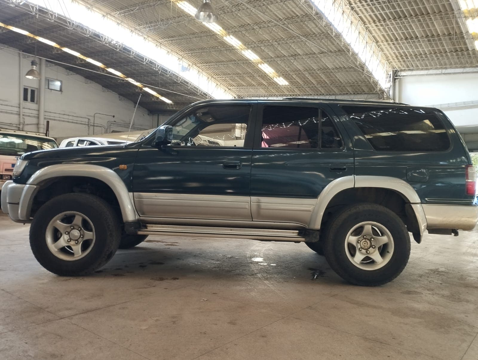 Toyota Surf — image 2