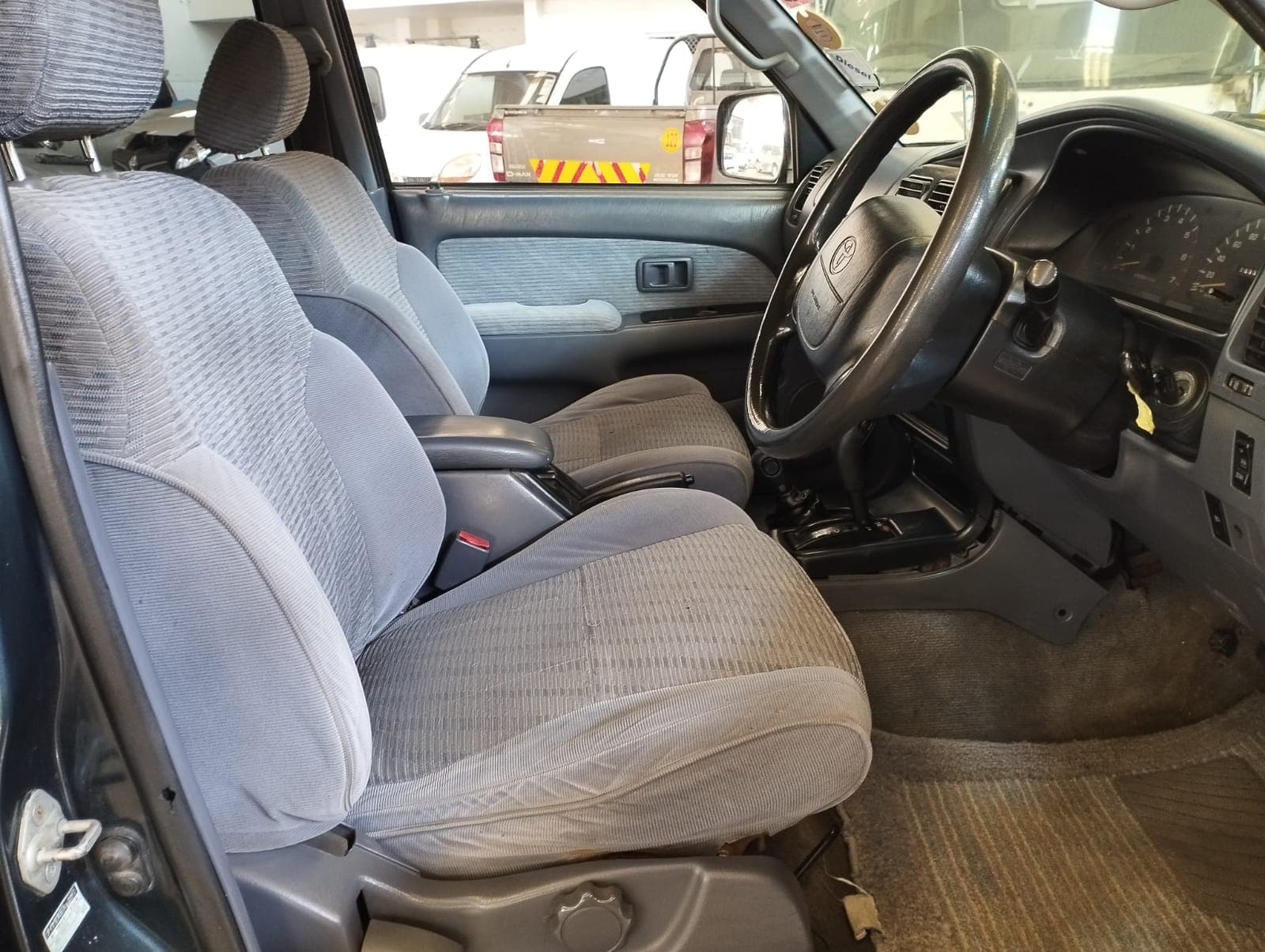 Toyota Surf — image 6