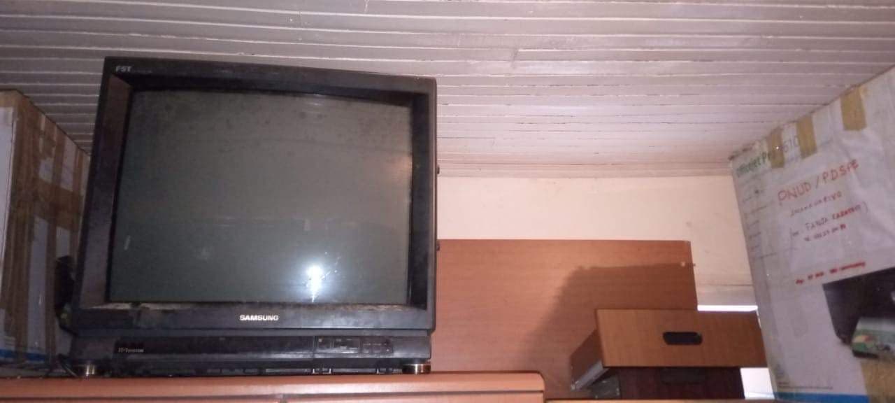 Armoires, Meubles, Imprimantes, Refrigerateur (salle8) — imagem 4