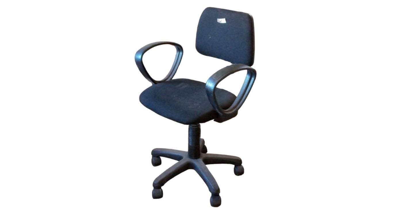 Meubles, chaises, extincteurs (salle 10, 11, 12) — imagen 4