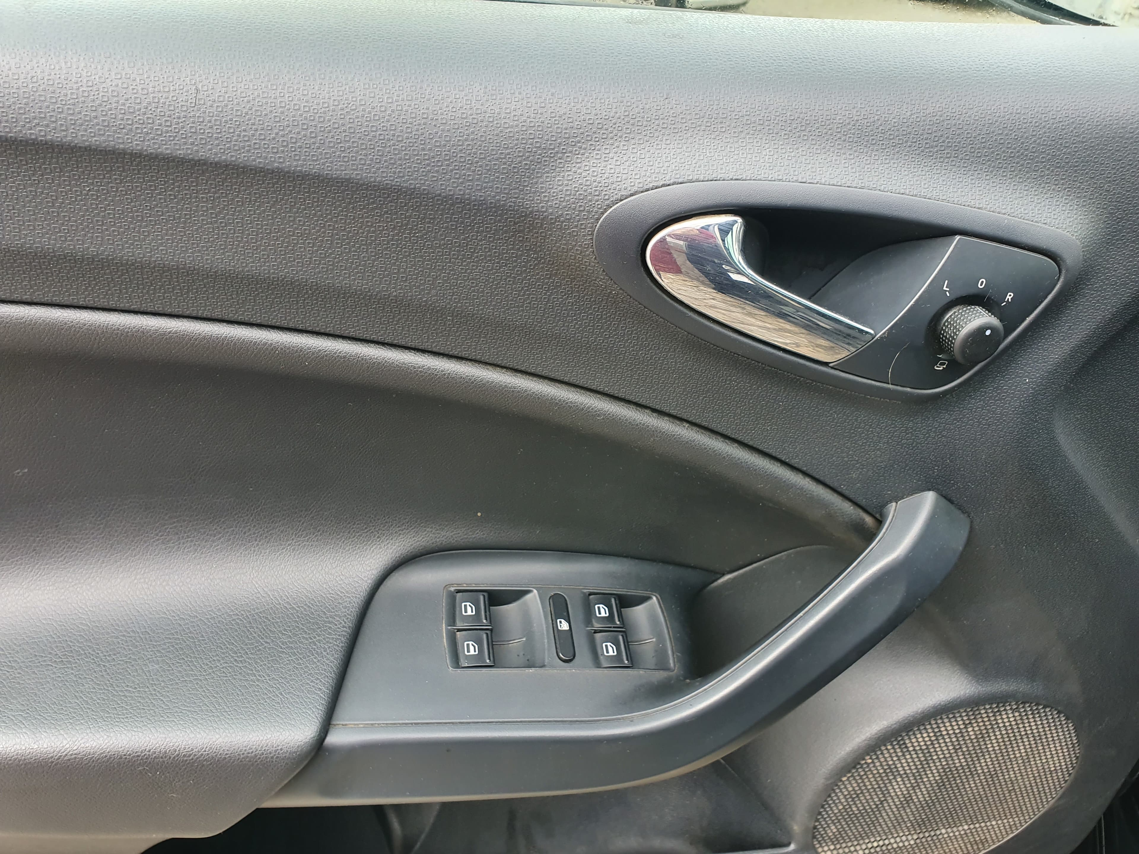 Seat Ibiza 1.2 TDI · Ano 2013 — imagen 33