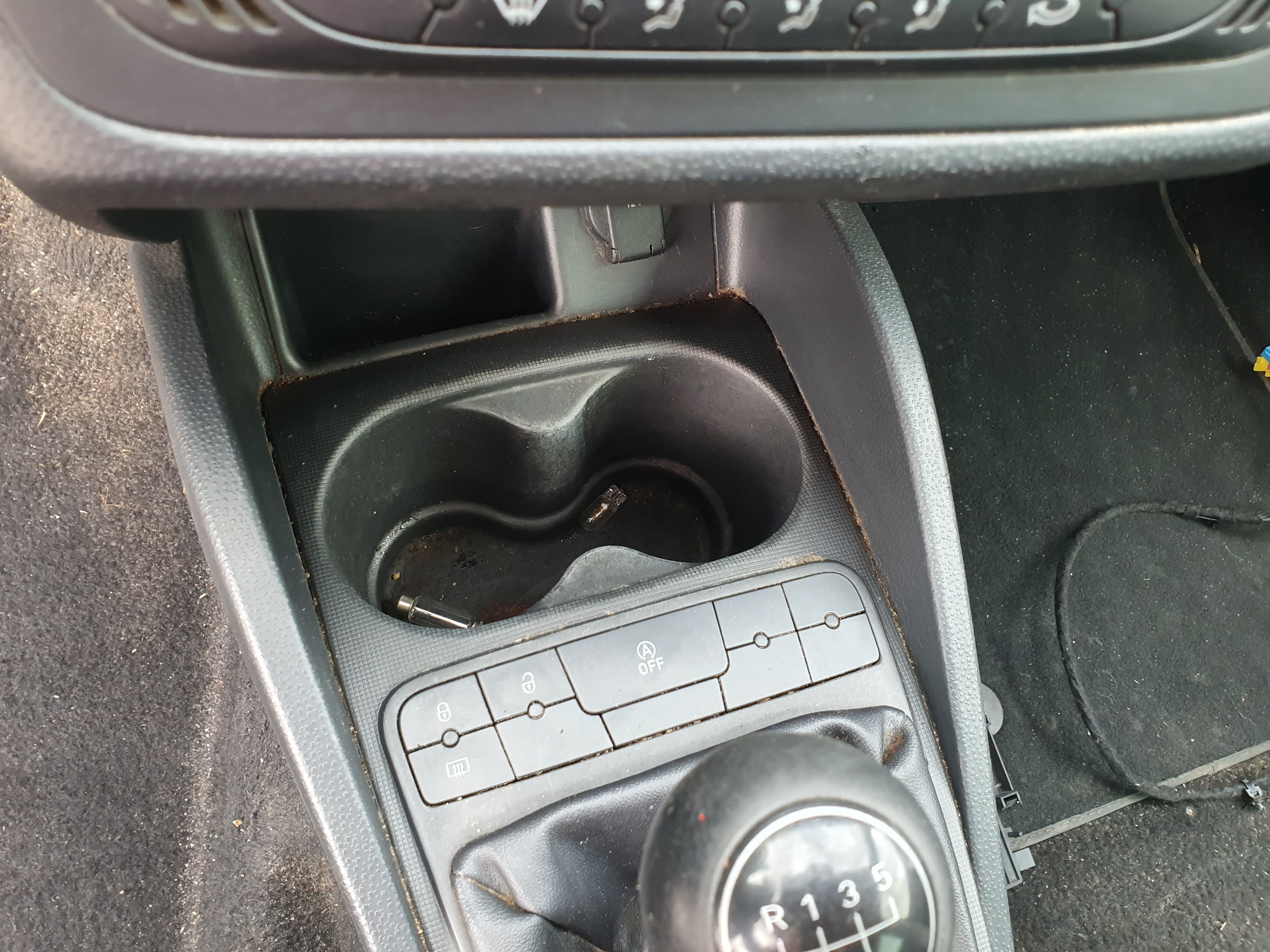 Seat Ibiza 1.2 TDI · Ano 2013 — imagen 38