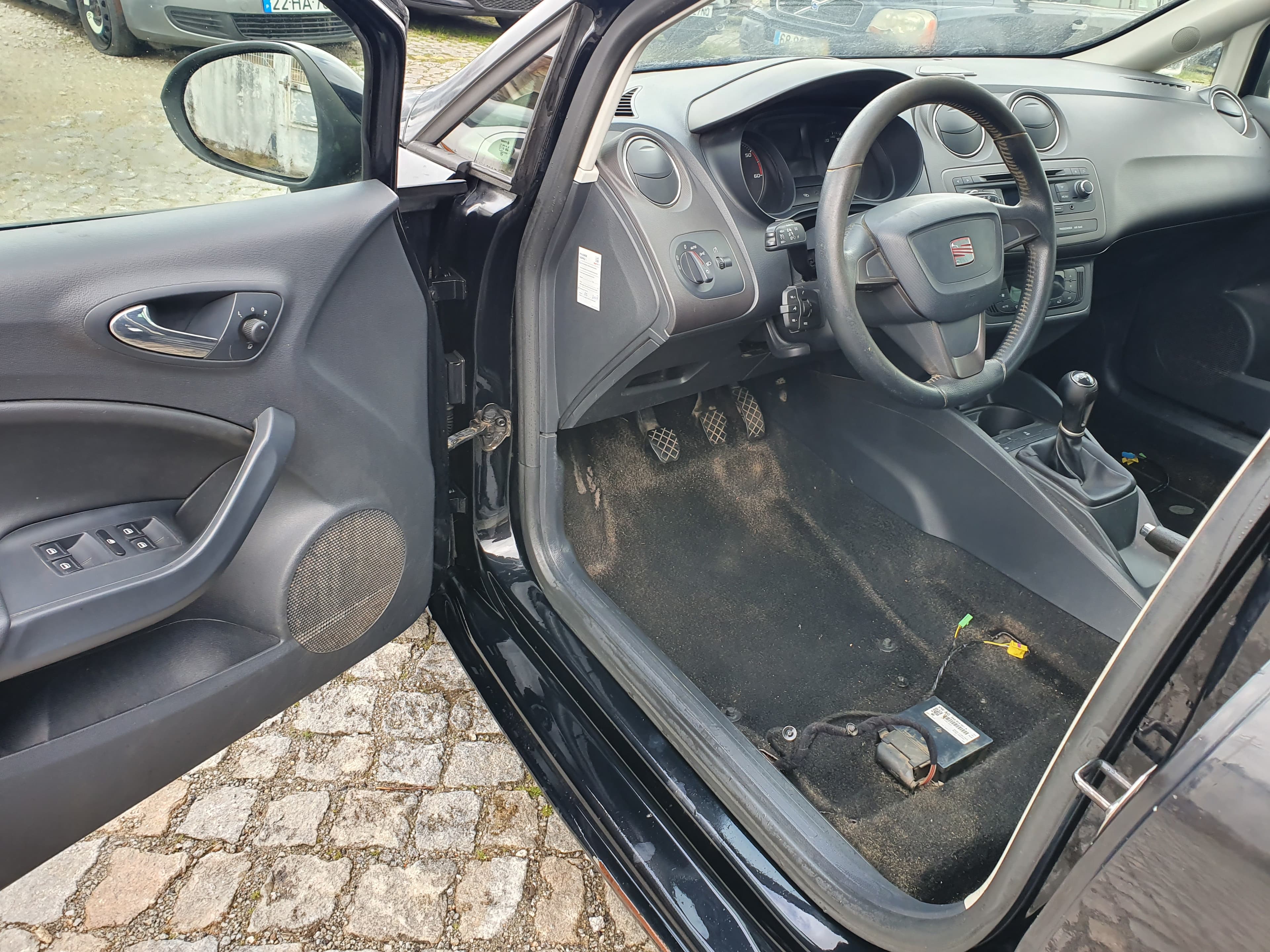 Seat Ibiza 1.2 TDI · Ano 2013 — imagen 32