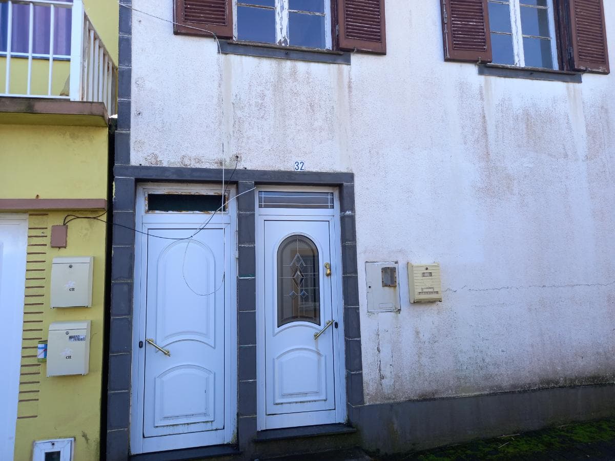 Moradia V3 c/ Arrumos · Santa Cruz das Flores, Açores — imagem 3
