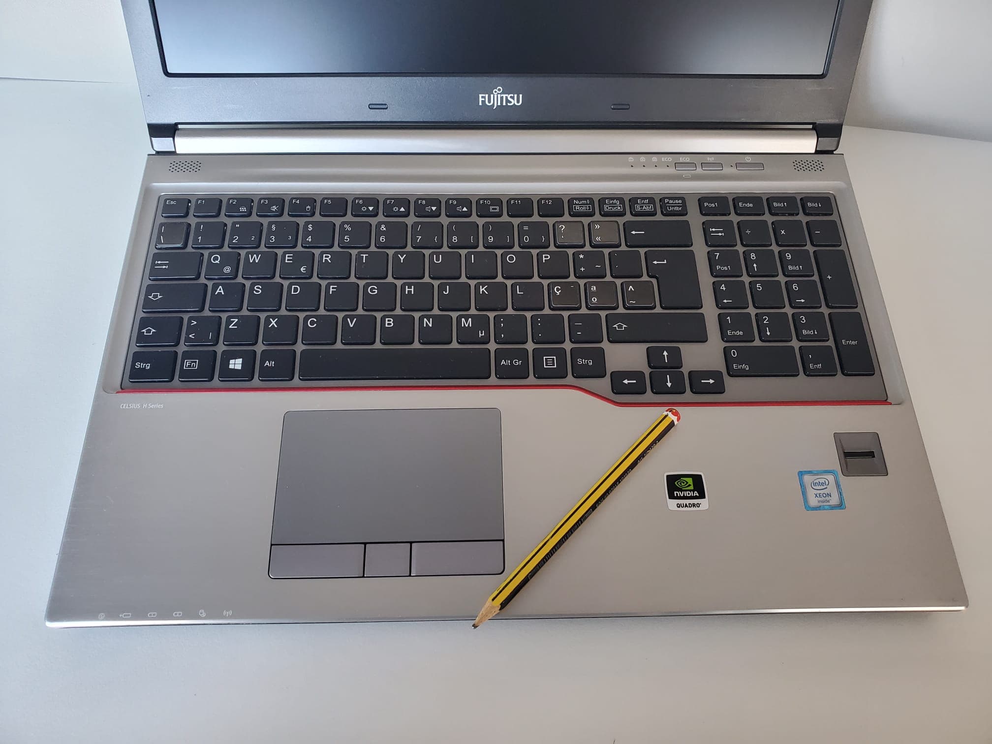 Portátil Fujitsu Celsius H770 — imagem 8