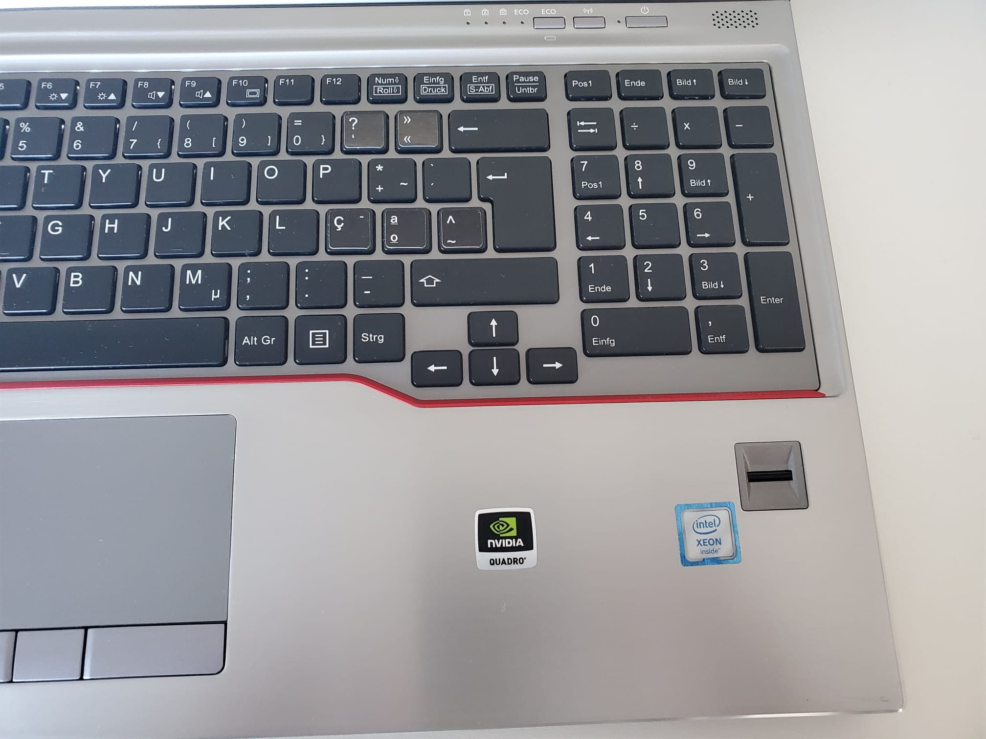 Portátil Fujitsu Celsius H770 — imagem 9