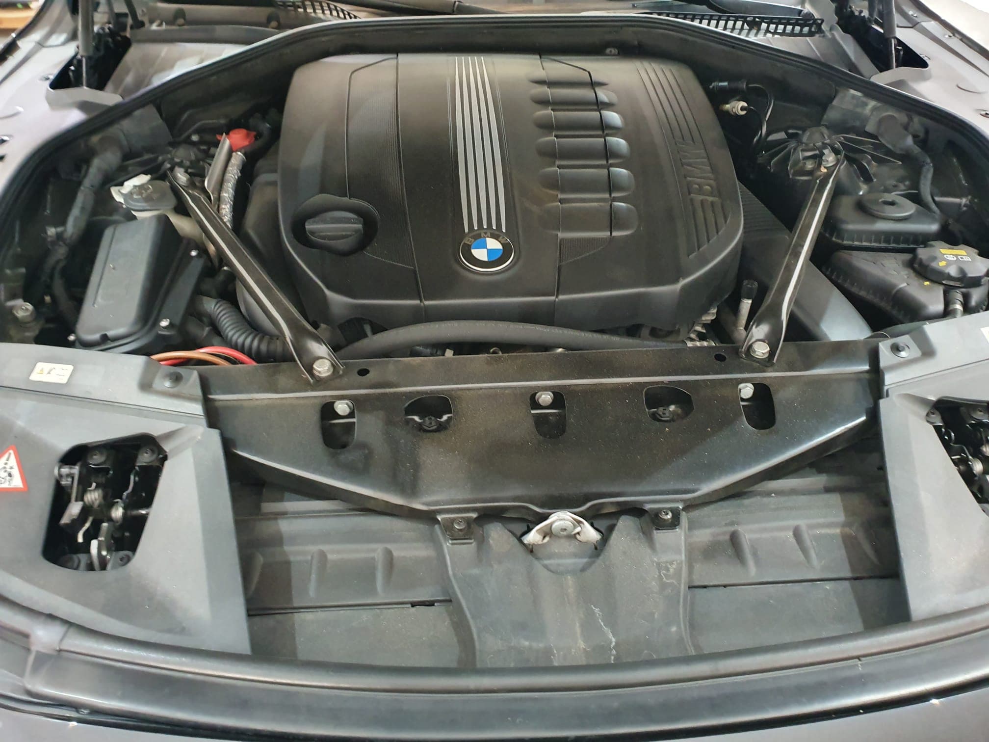 BMW 740D · Ano 2010 — image 14