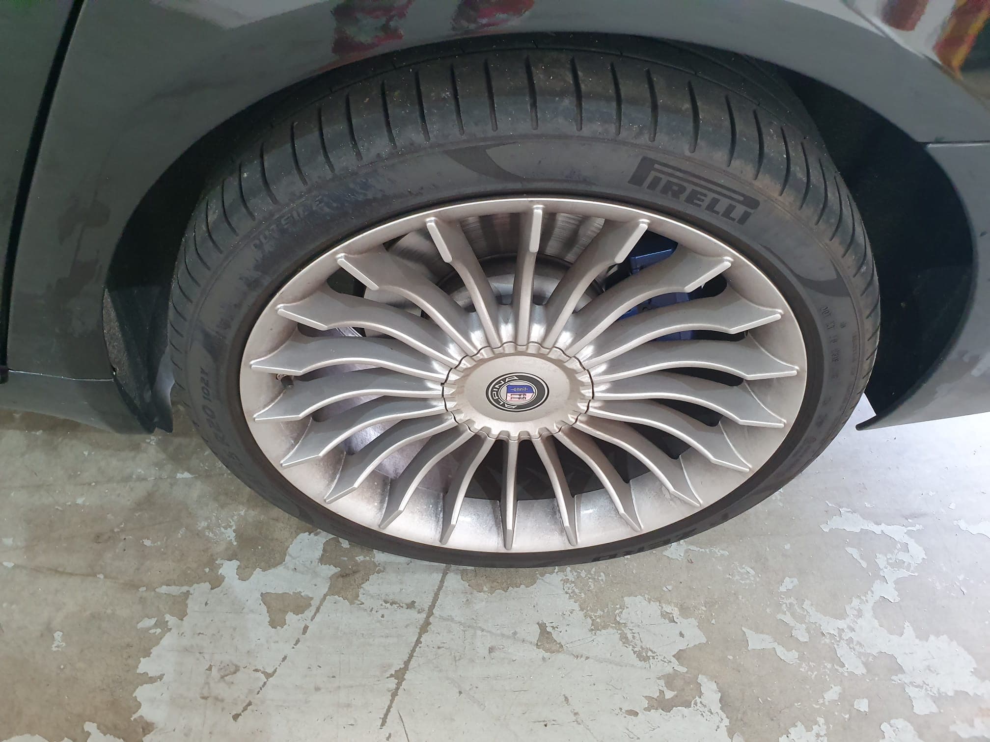 BMW 740D · Ano 2010 — image 16
