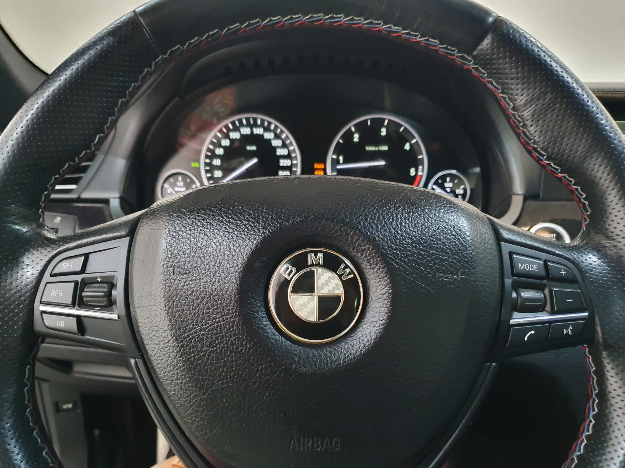 BMW 740D · Ano 2010 — image 24