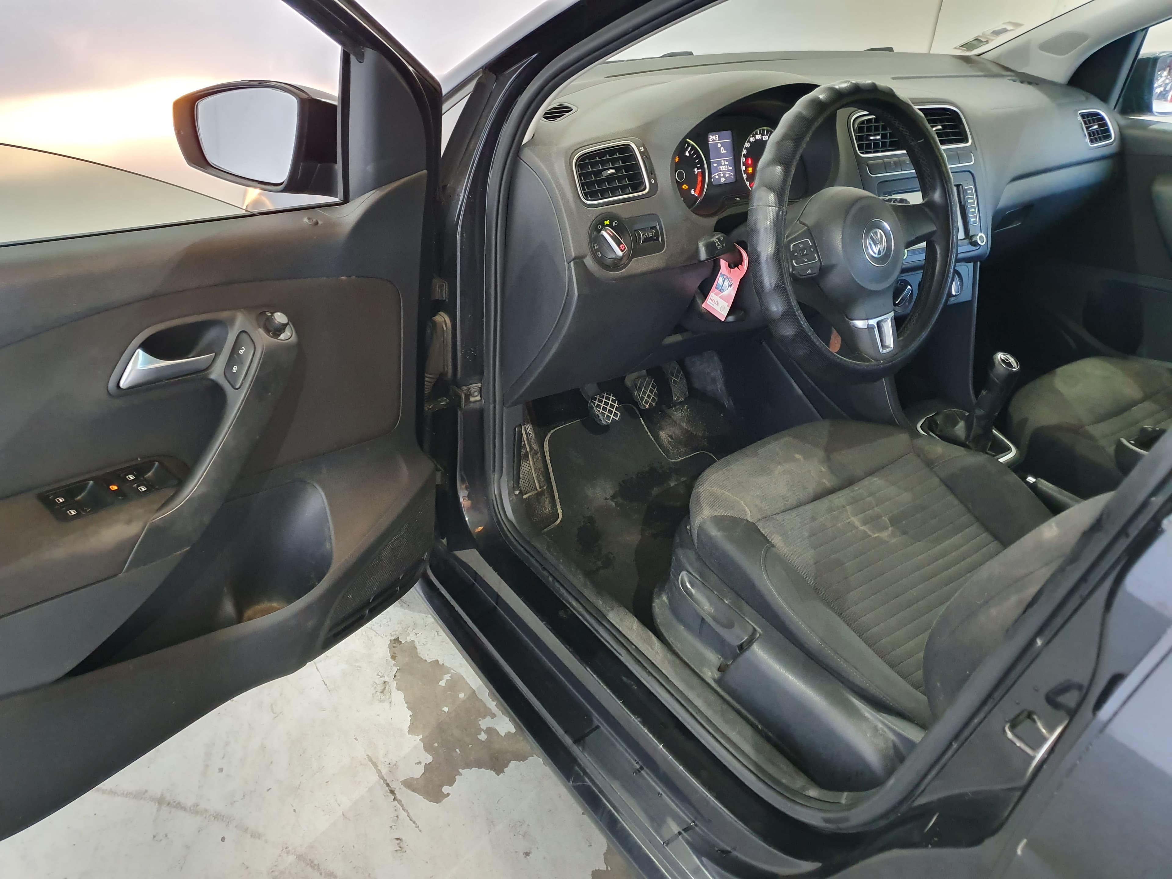 Volkswagen Polo 1.2 TDI · Ano 2012 — image 30