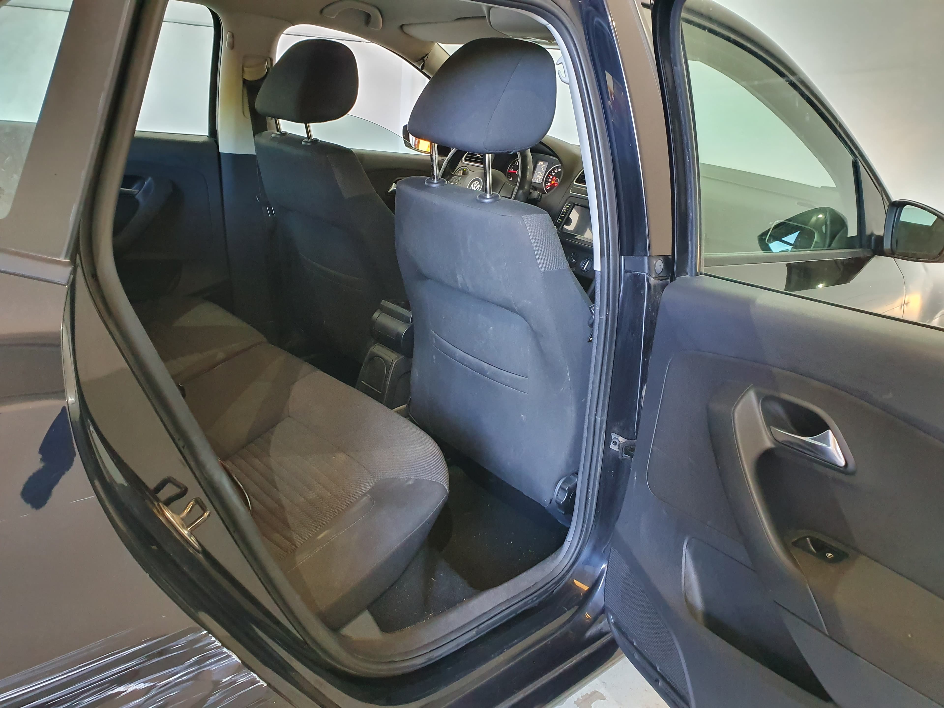 Volkswagen Polo 1.2 TDI · Ano 2012 — image 21
