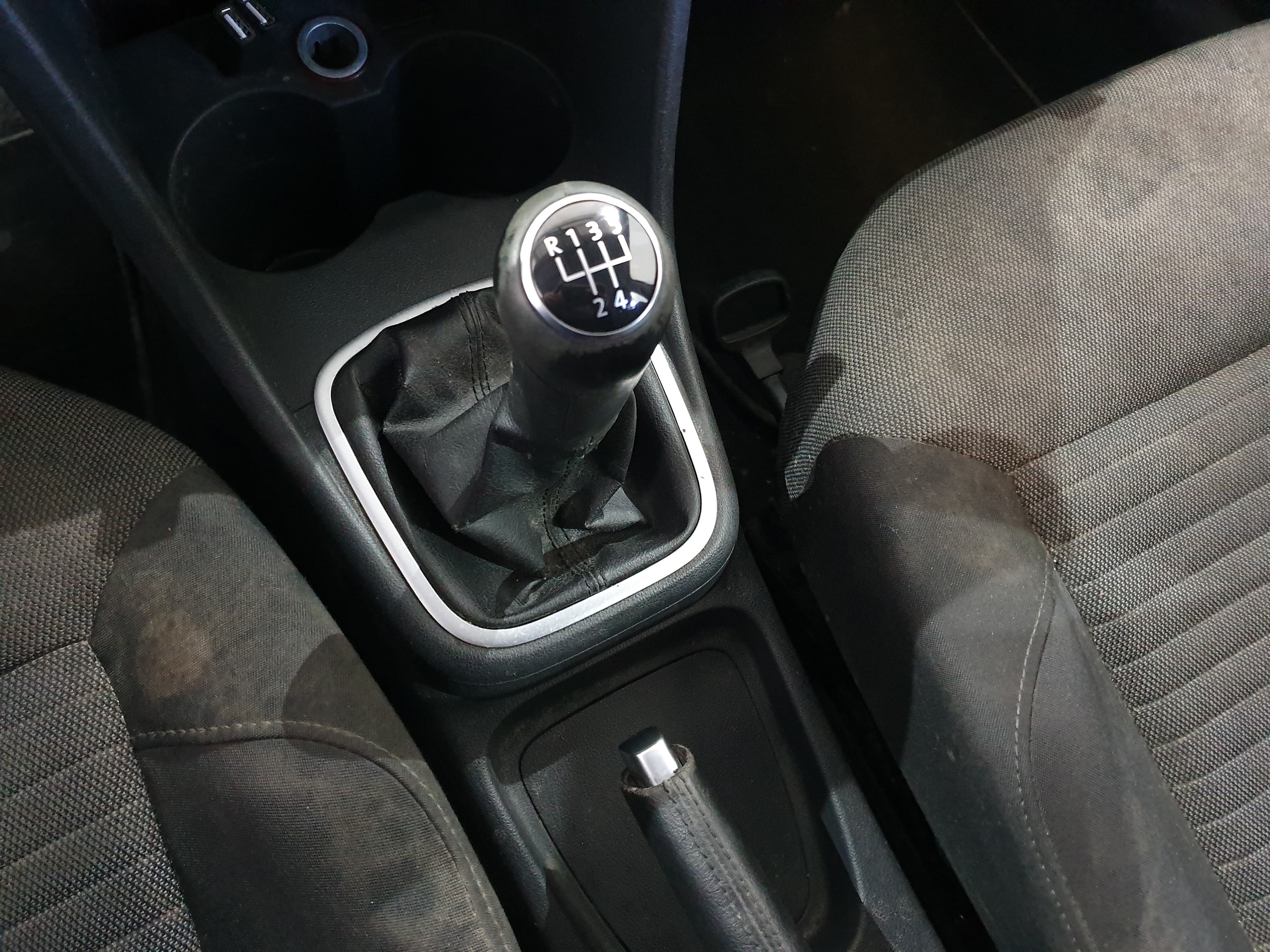 Volkswagen Polo 1.2 TDI · Ano 2012 — image 36
