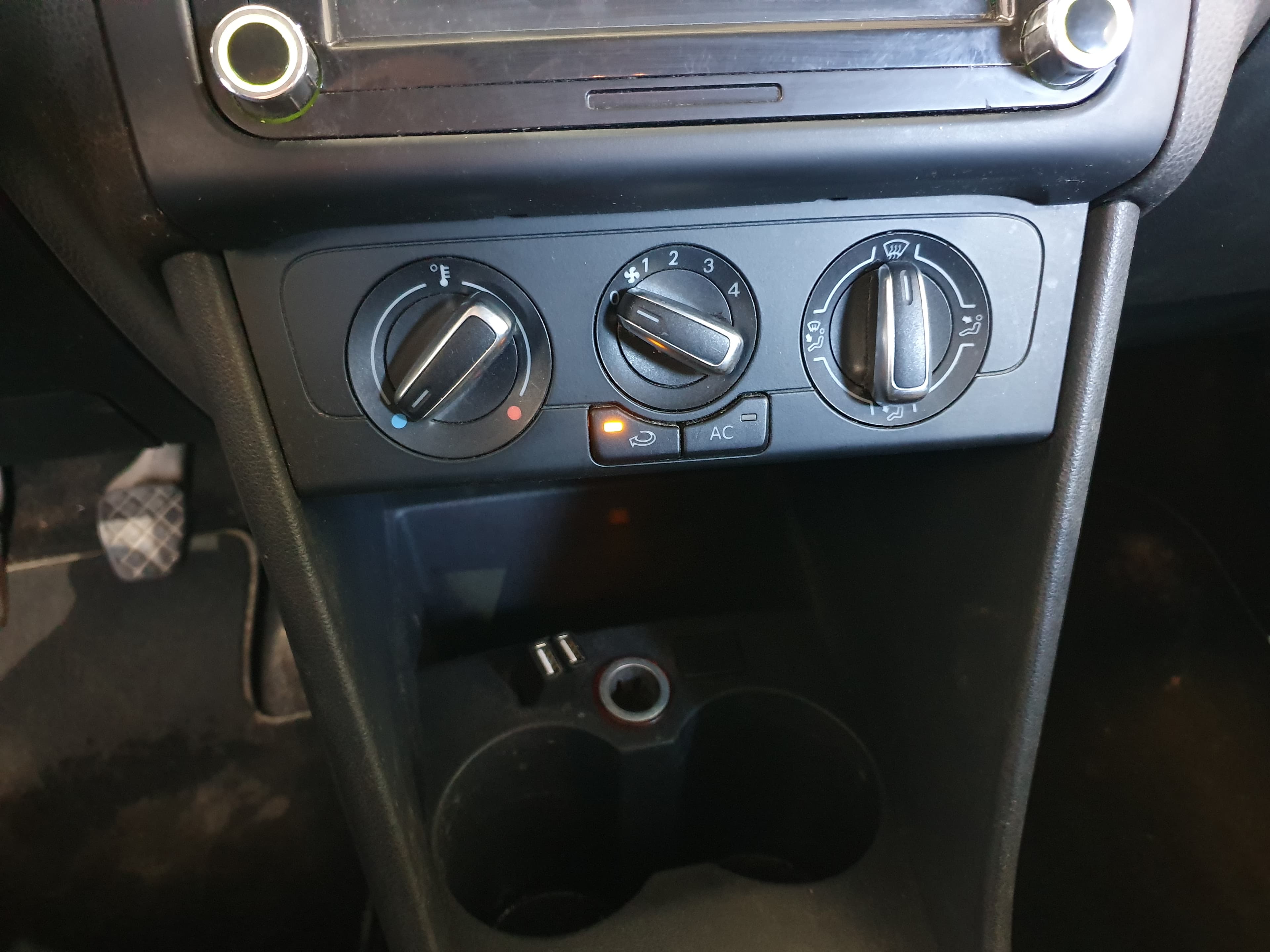 Volkswagen Polo 1.2 TDI · Ano 2012 — image 39