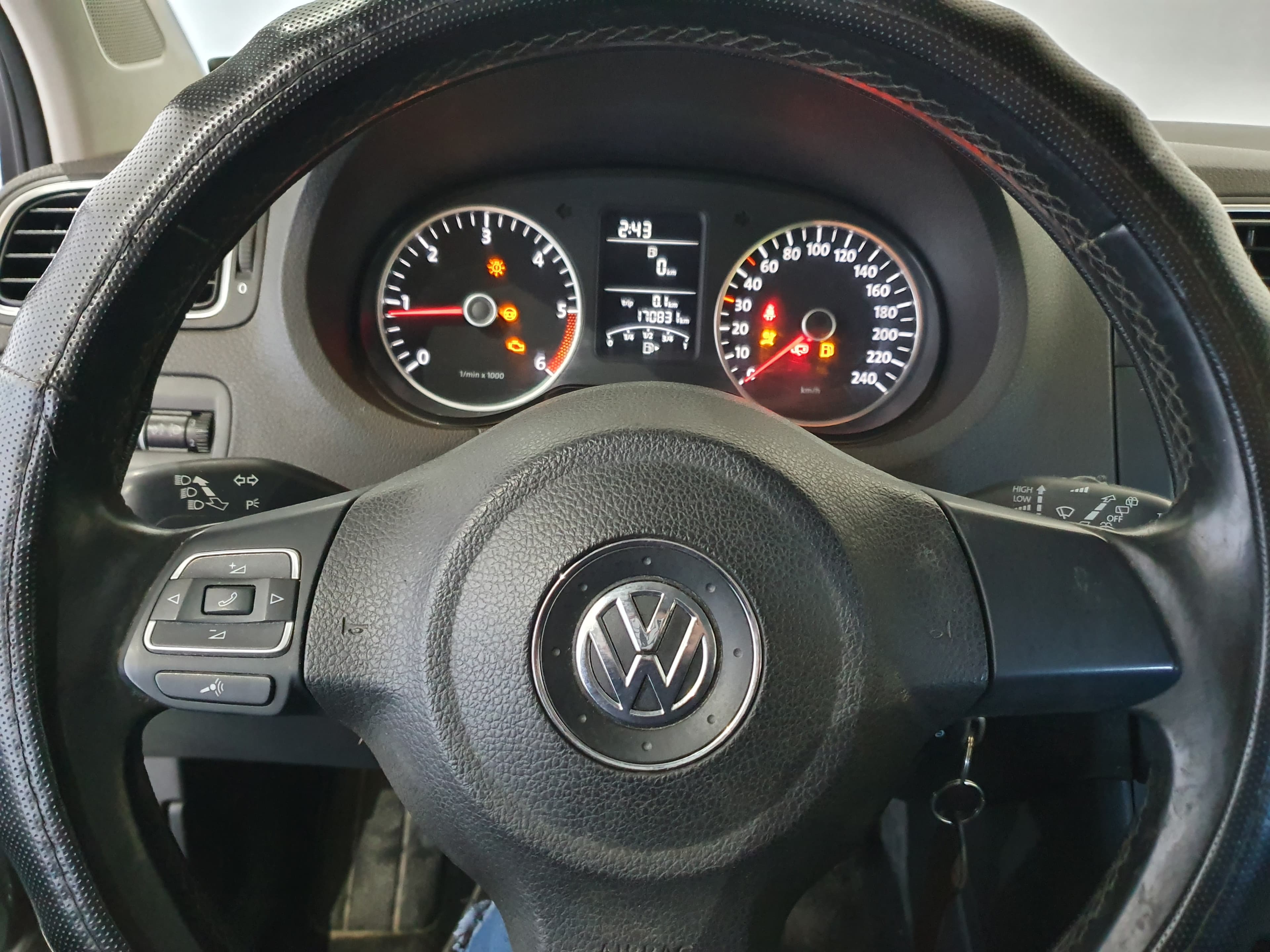 Volkswagen Polo 1.2 TDI · Ano 2012 — image 37