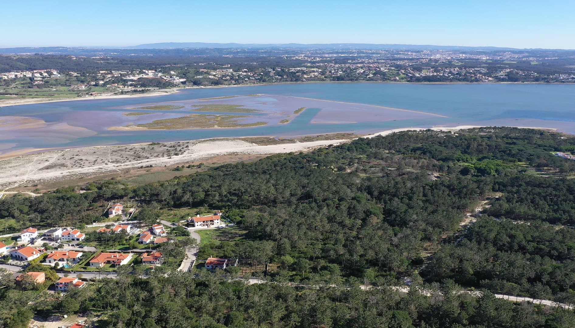 Terreno Urbano com 27,030 m² · Óbidos