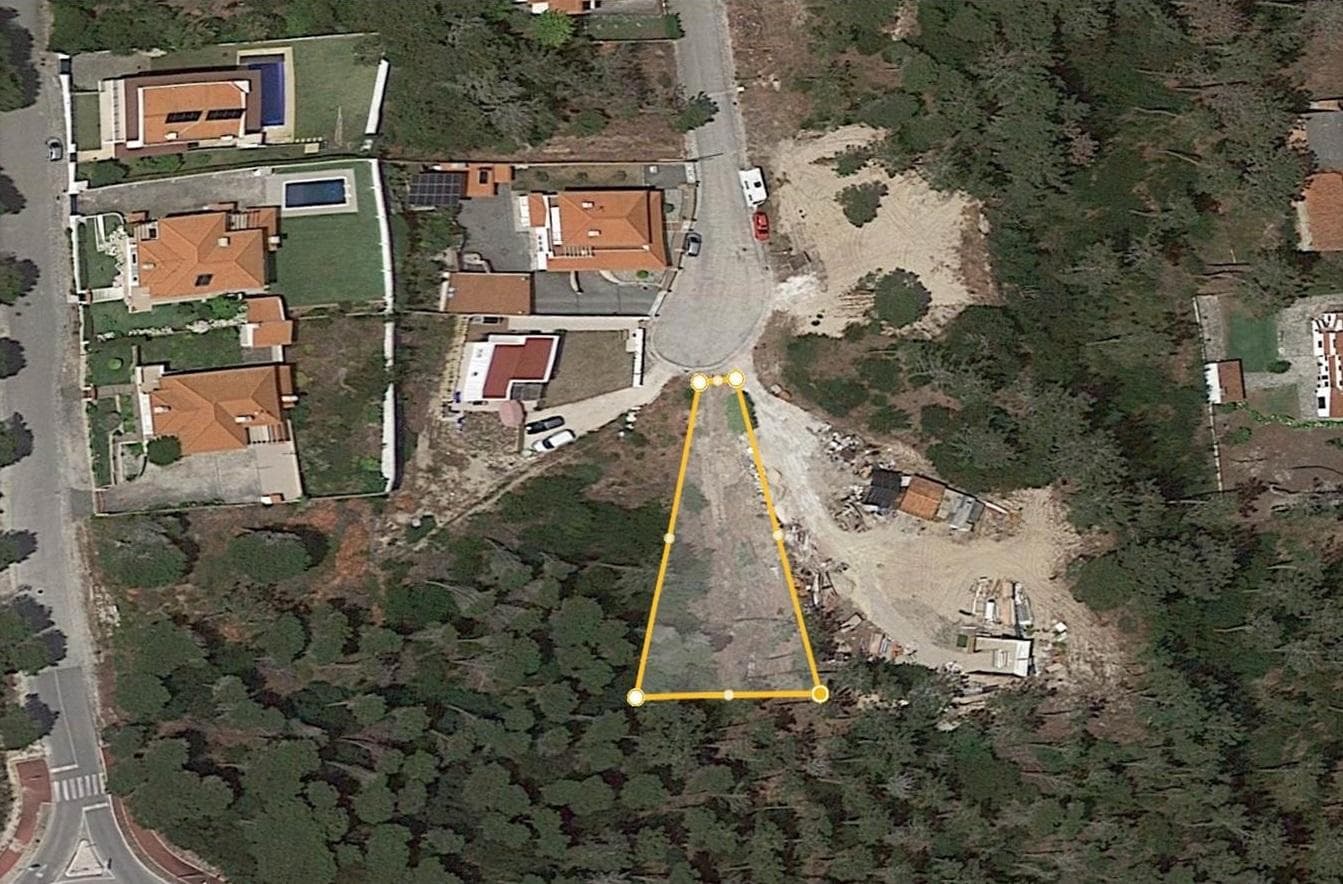 Terreno Urbano com 850 m² · Óbidos — imagem 1