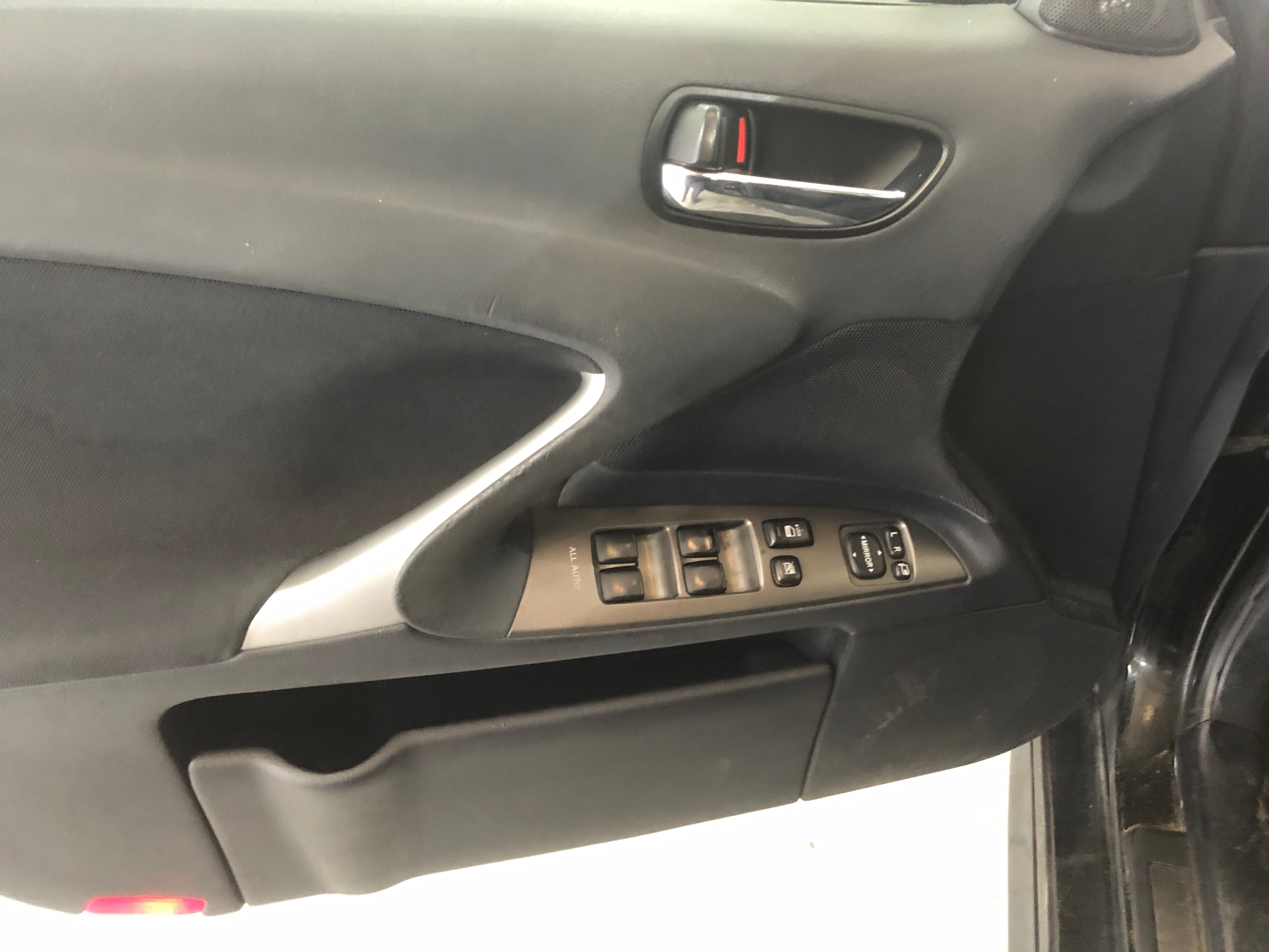 Lexus IS220D · Ano 2006 — imagen 21