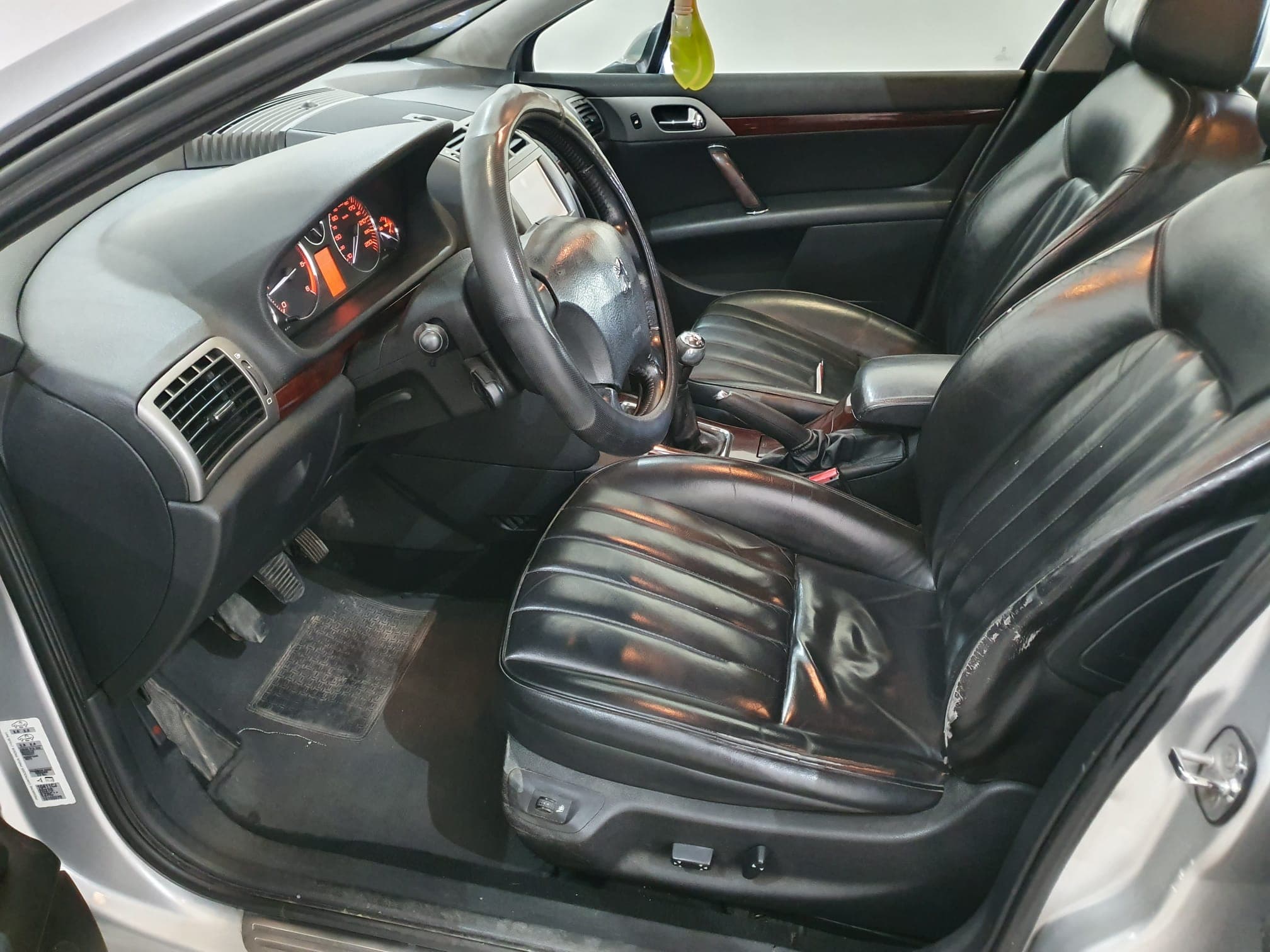 Peugeot 407 · Ano 2005 — imagen 28