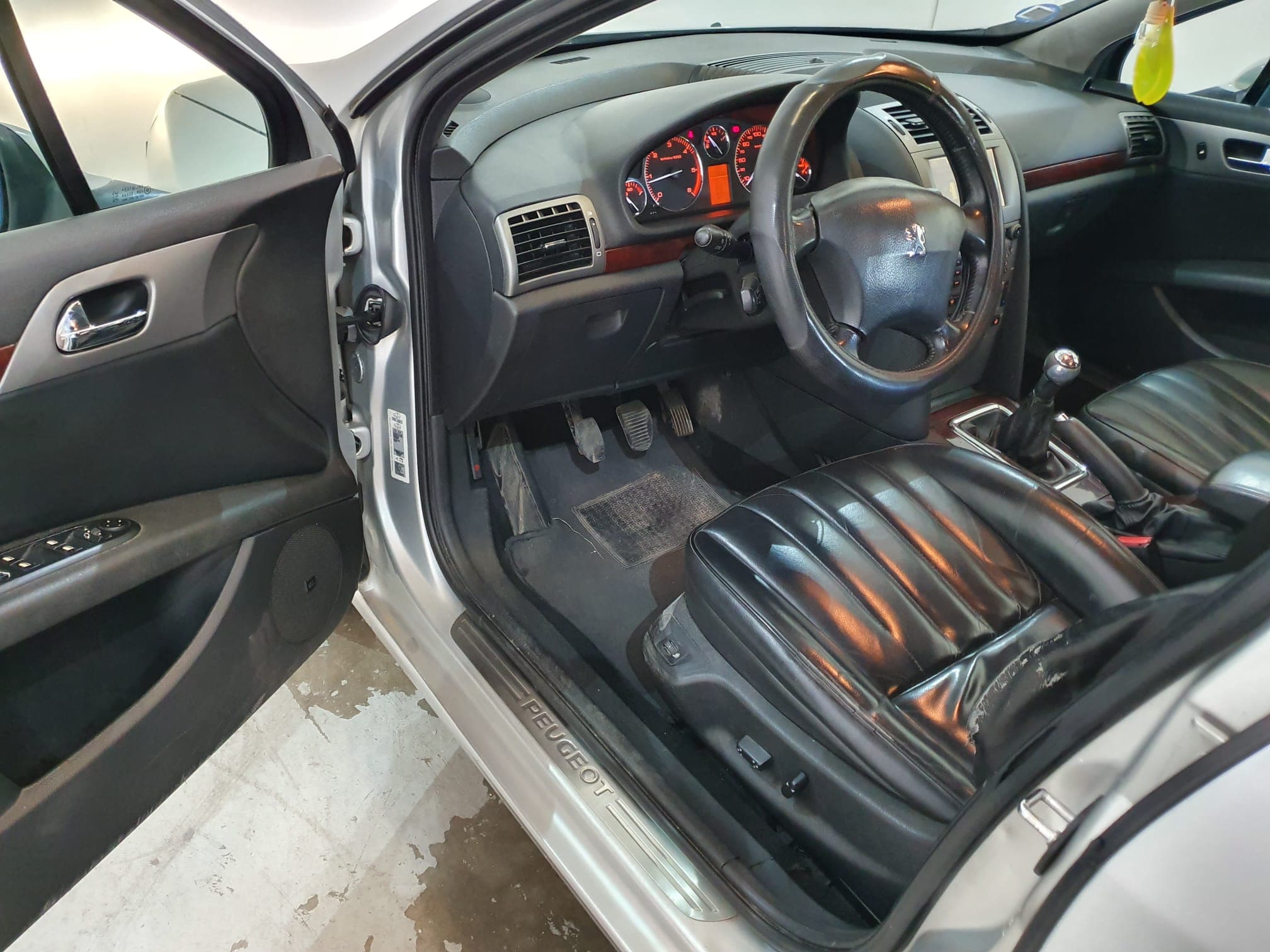 Peugeot 407 · Ano 2005 — imagen 30