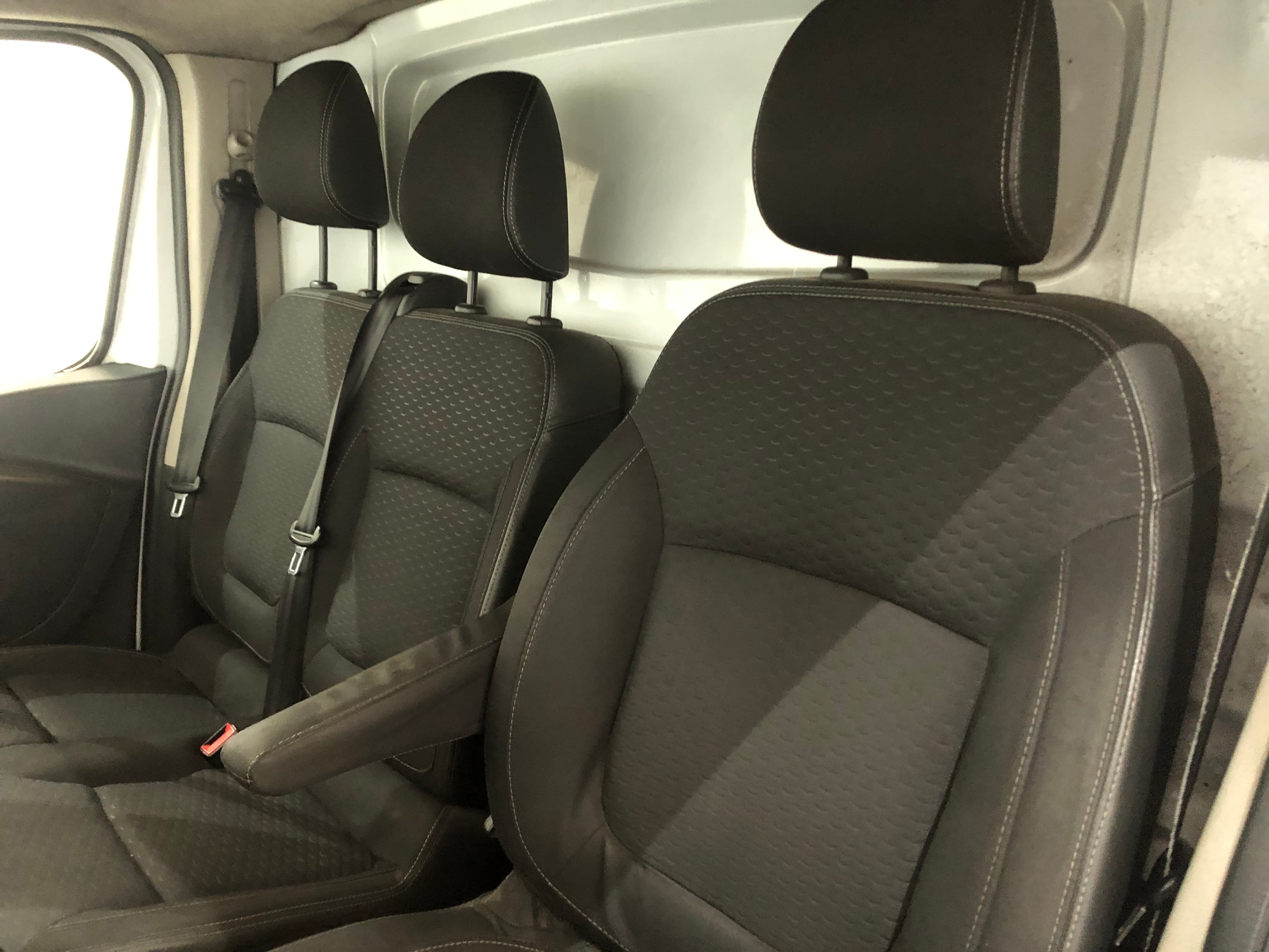 Opel Vívaro · Ano 2017 — image 24