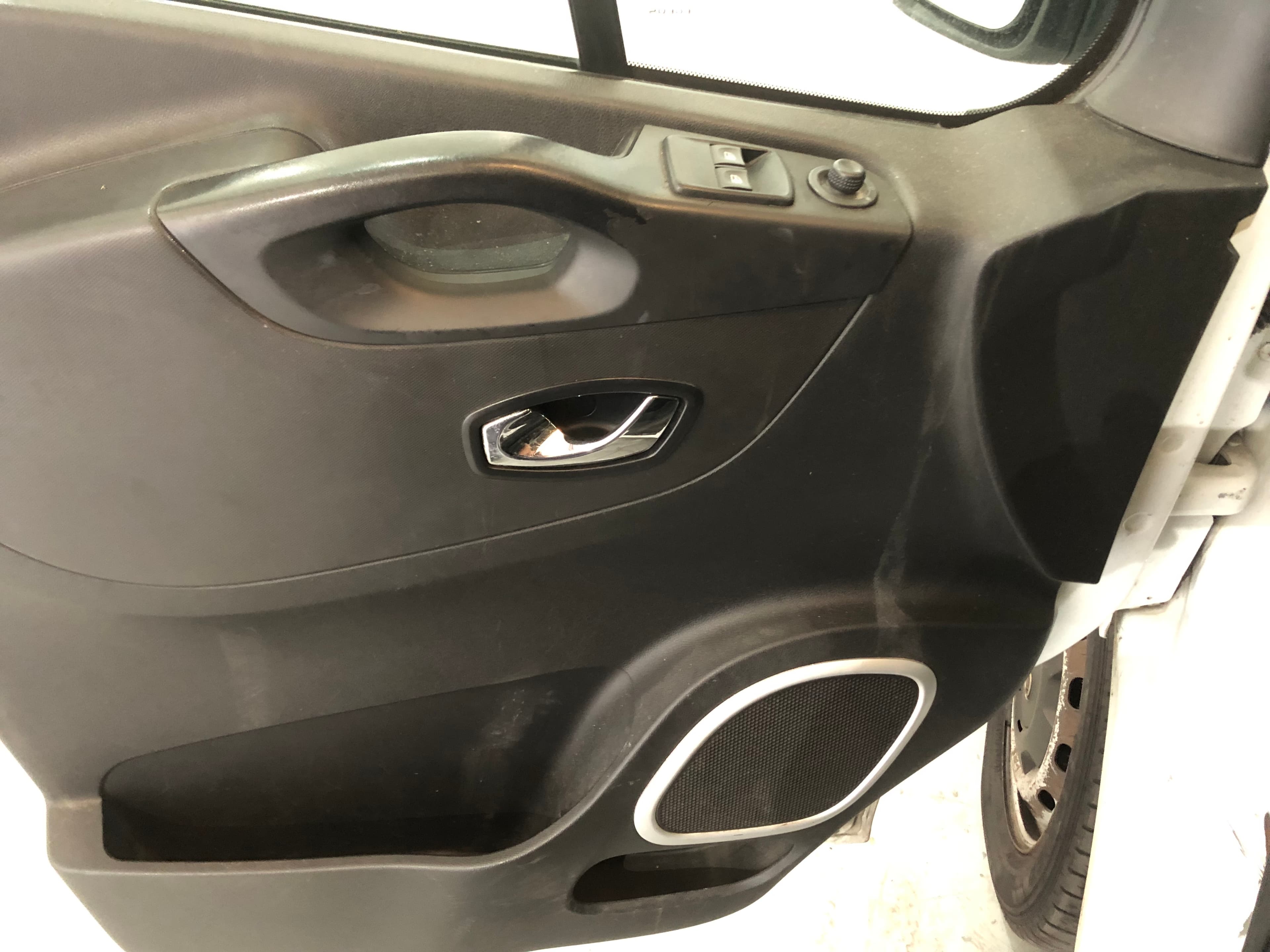 Opel Vívaro · Ano 2017 — image 23