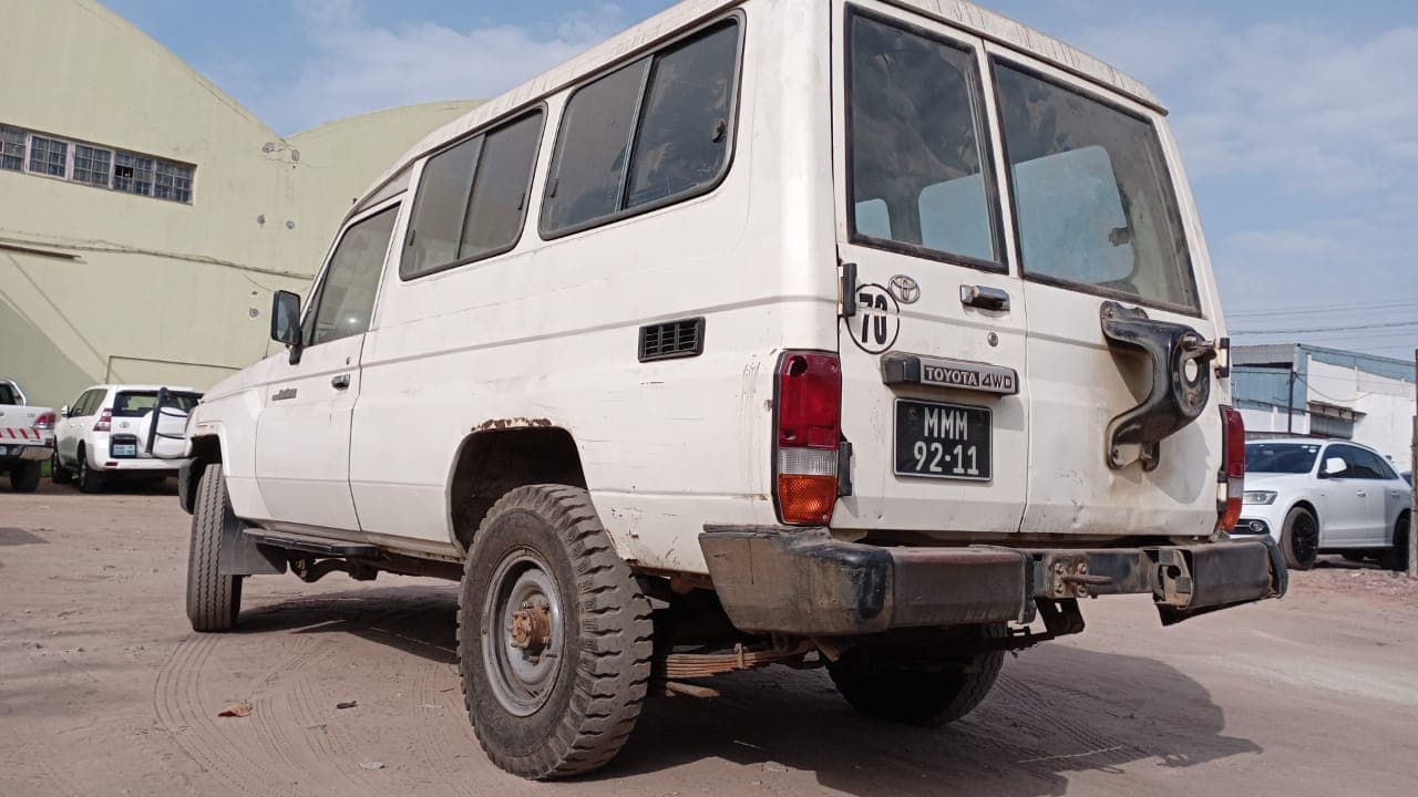 Toyota Landcruiser — imagem 8