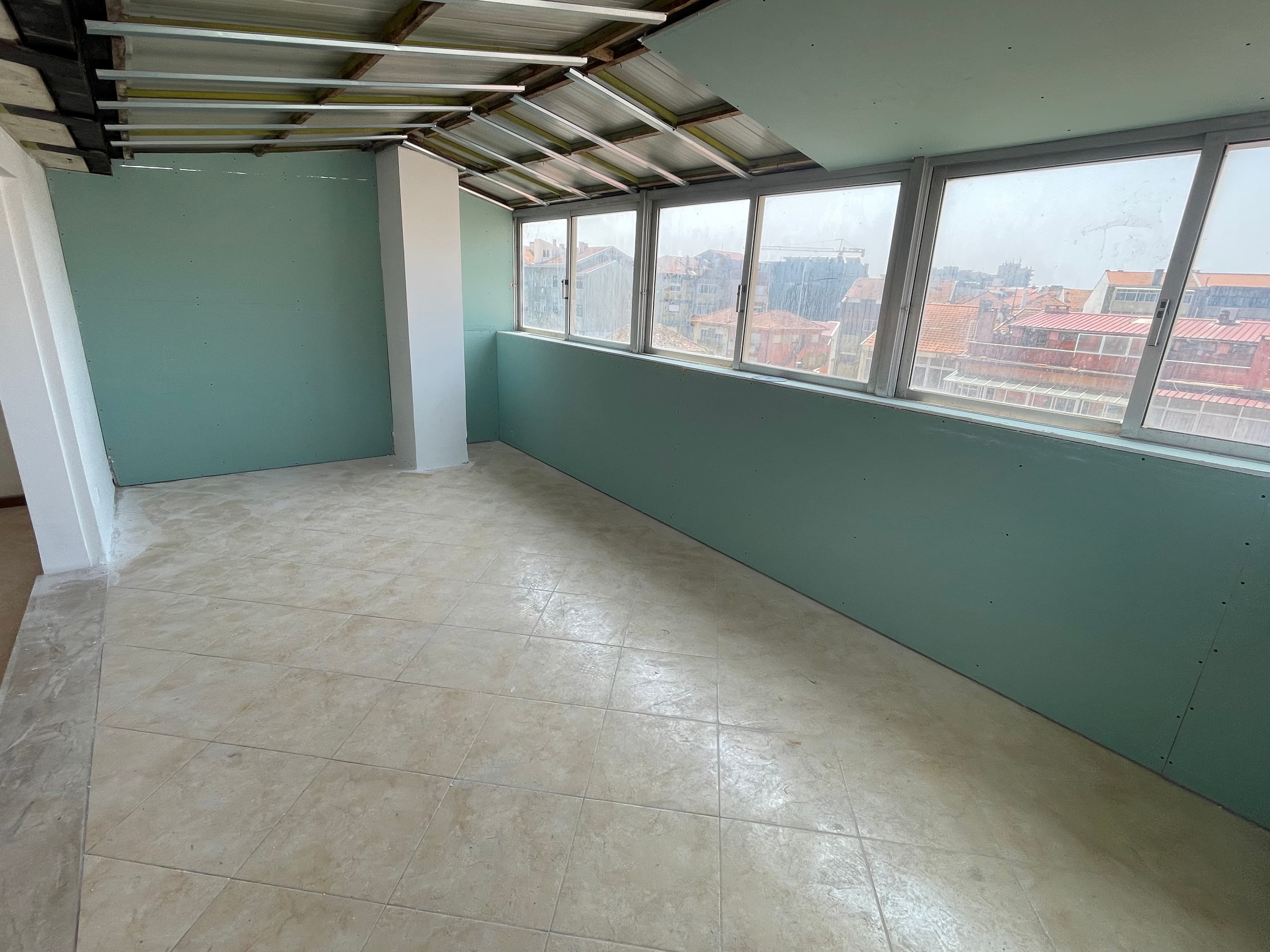 Apartamento T2 Duplex · Espinho — image 18