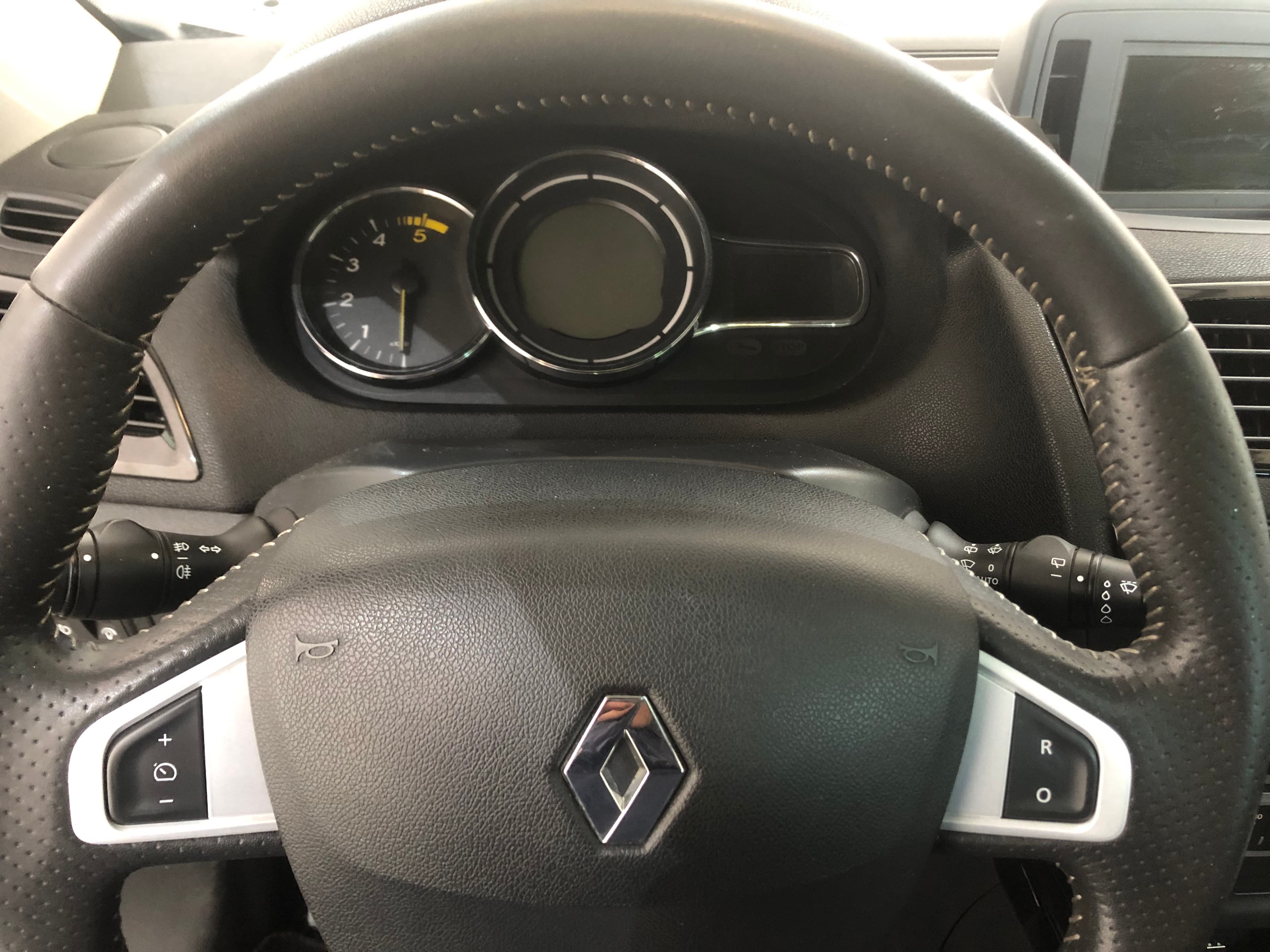 Renault Mégane · Ano 2011 — imagem 24
