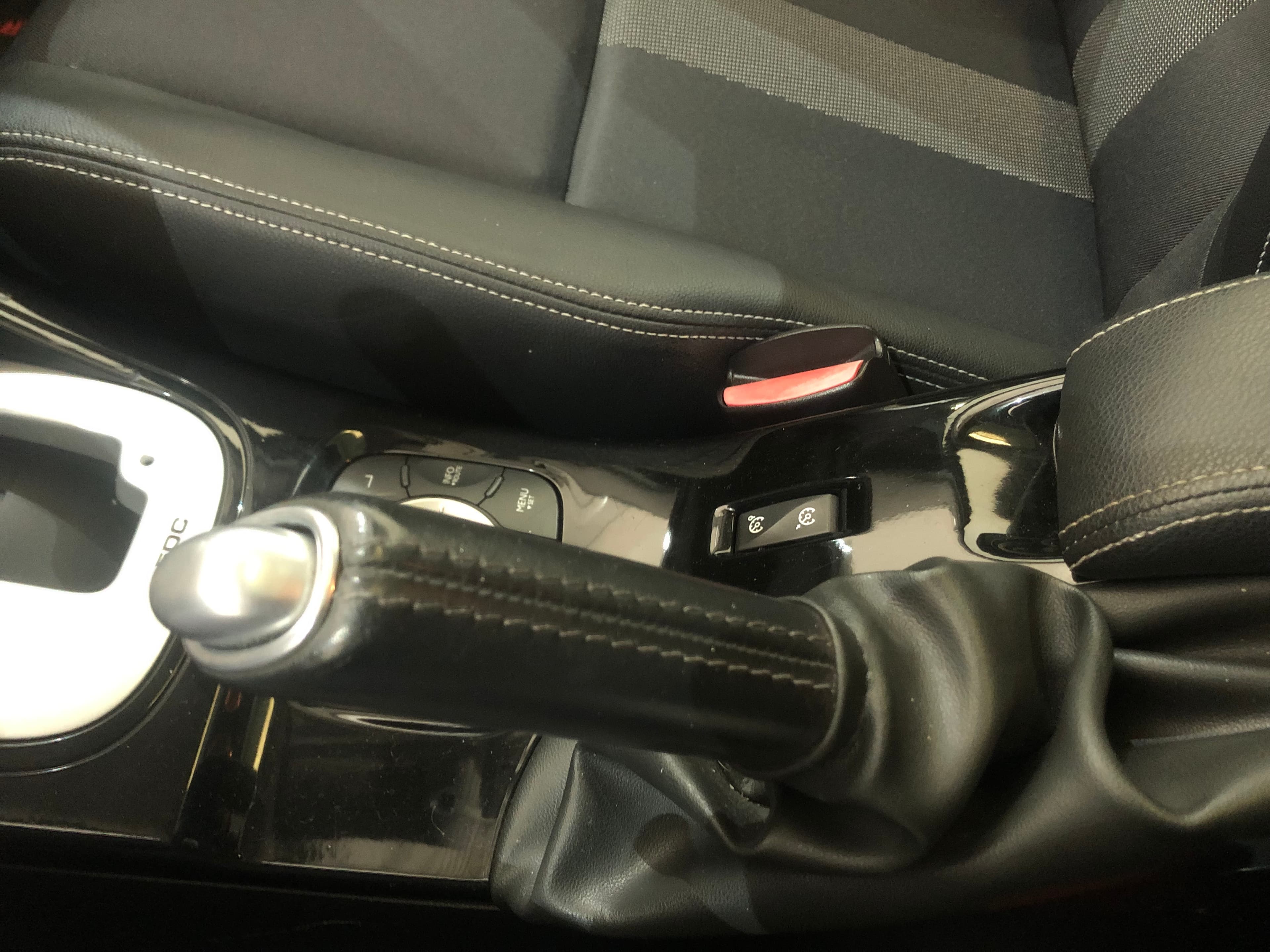 Renault Mégane · Ano 2011 — imagem 31