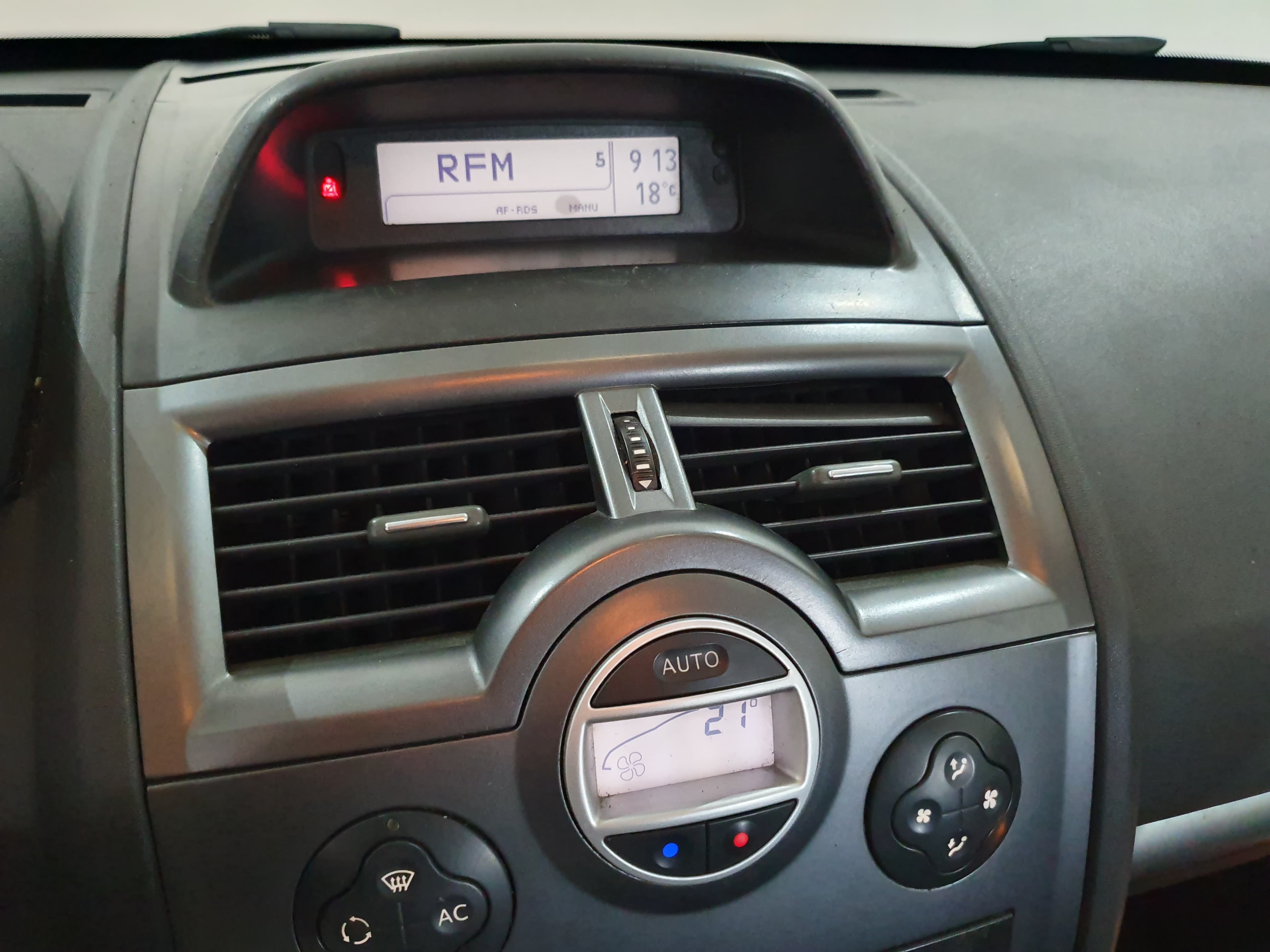 Renault Mégane · Año 2006 — imagen 34
