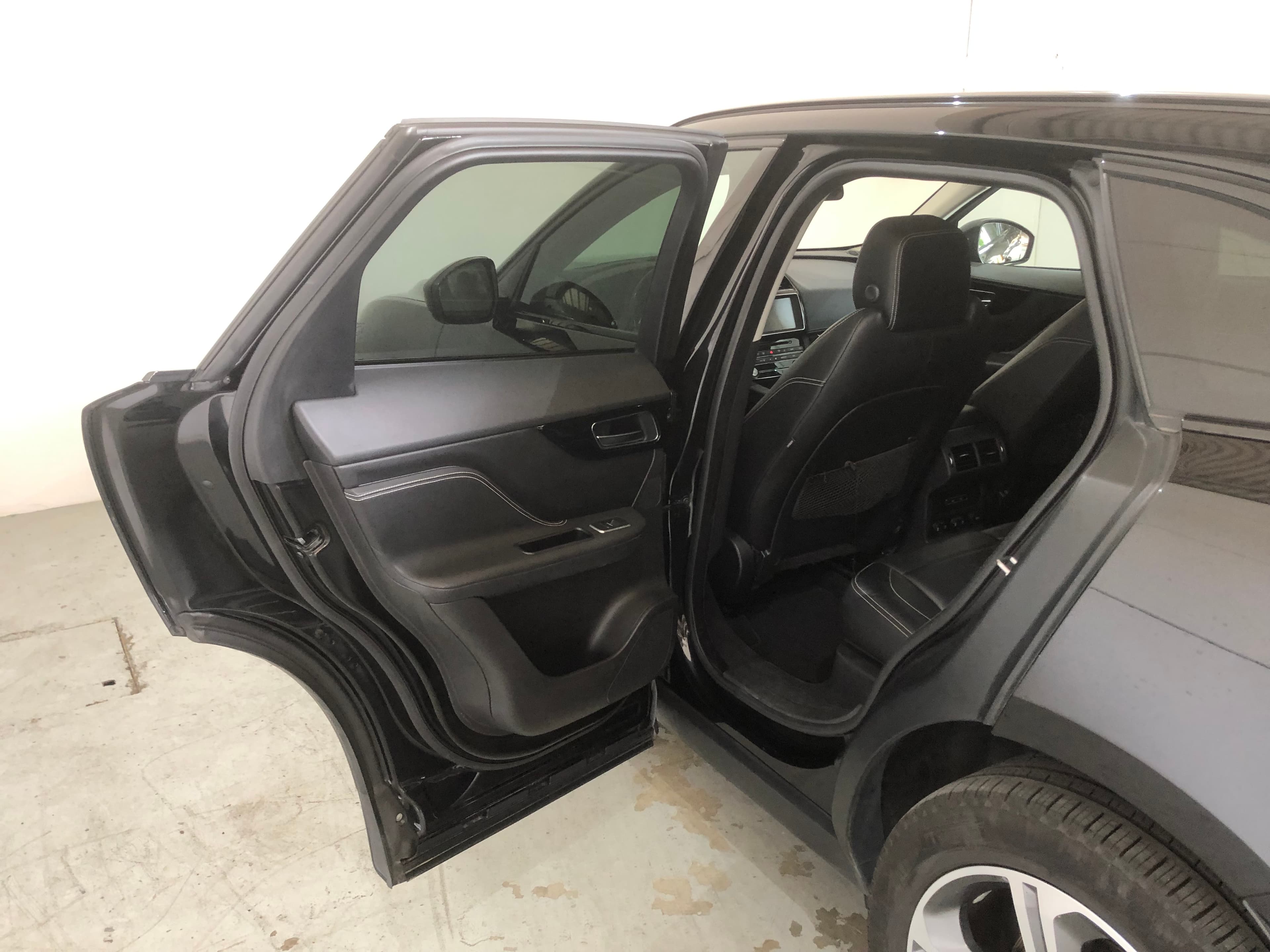 Jaguar F Pace 2.0 I4D · Ano 2016 — image 26