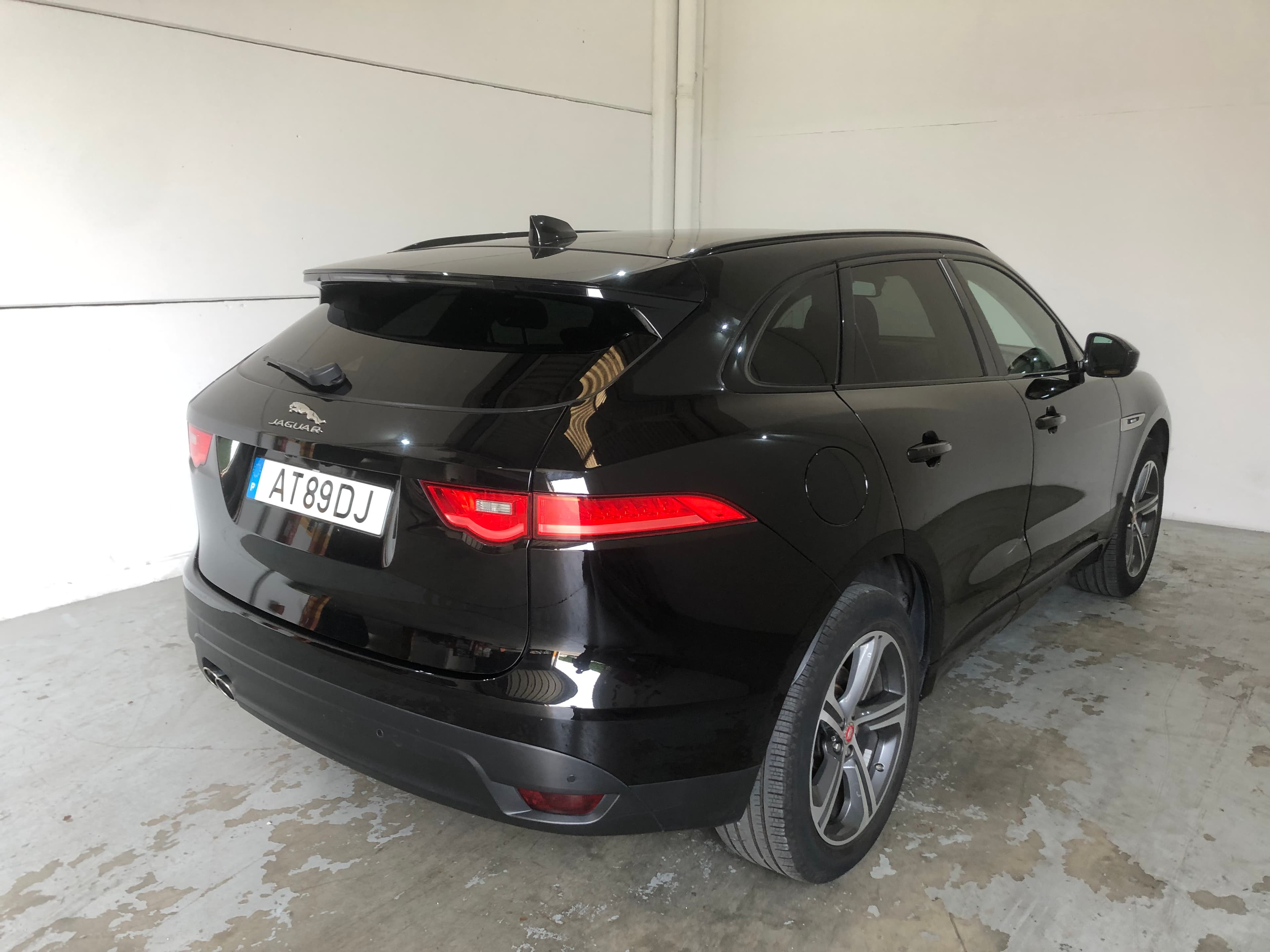 Jaguar F Pace 2.0 I4D · Ano 2016 — image 8