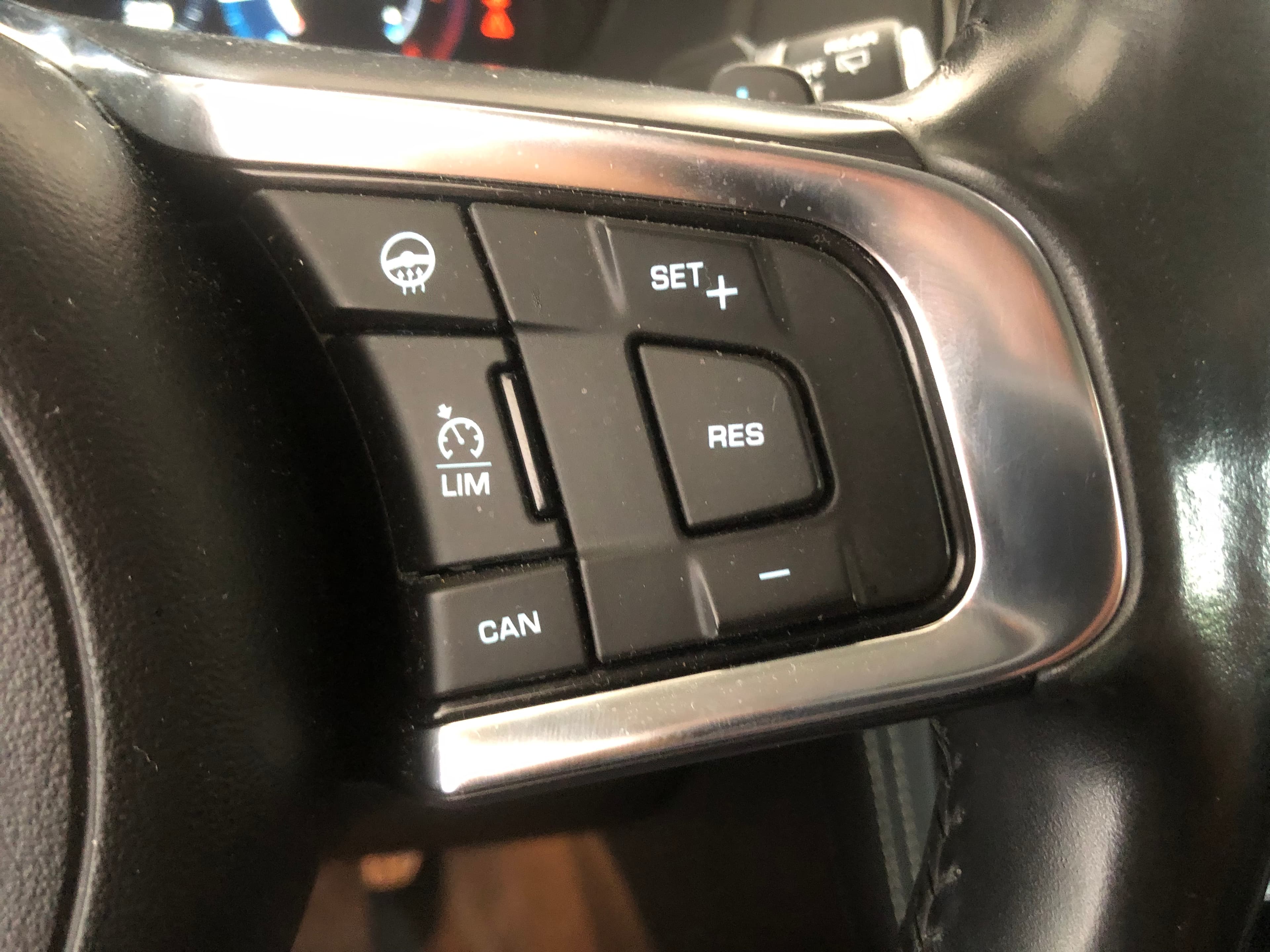 Jaguar F Pace 2.0 I4D · Ano 2016 — image 32