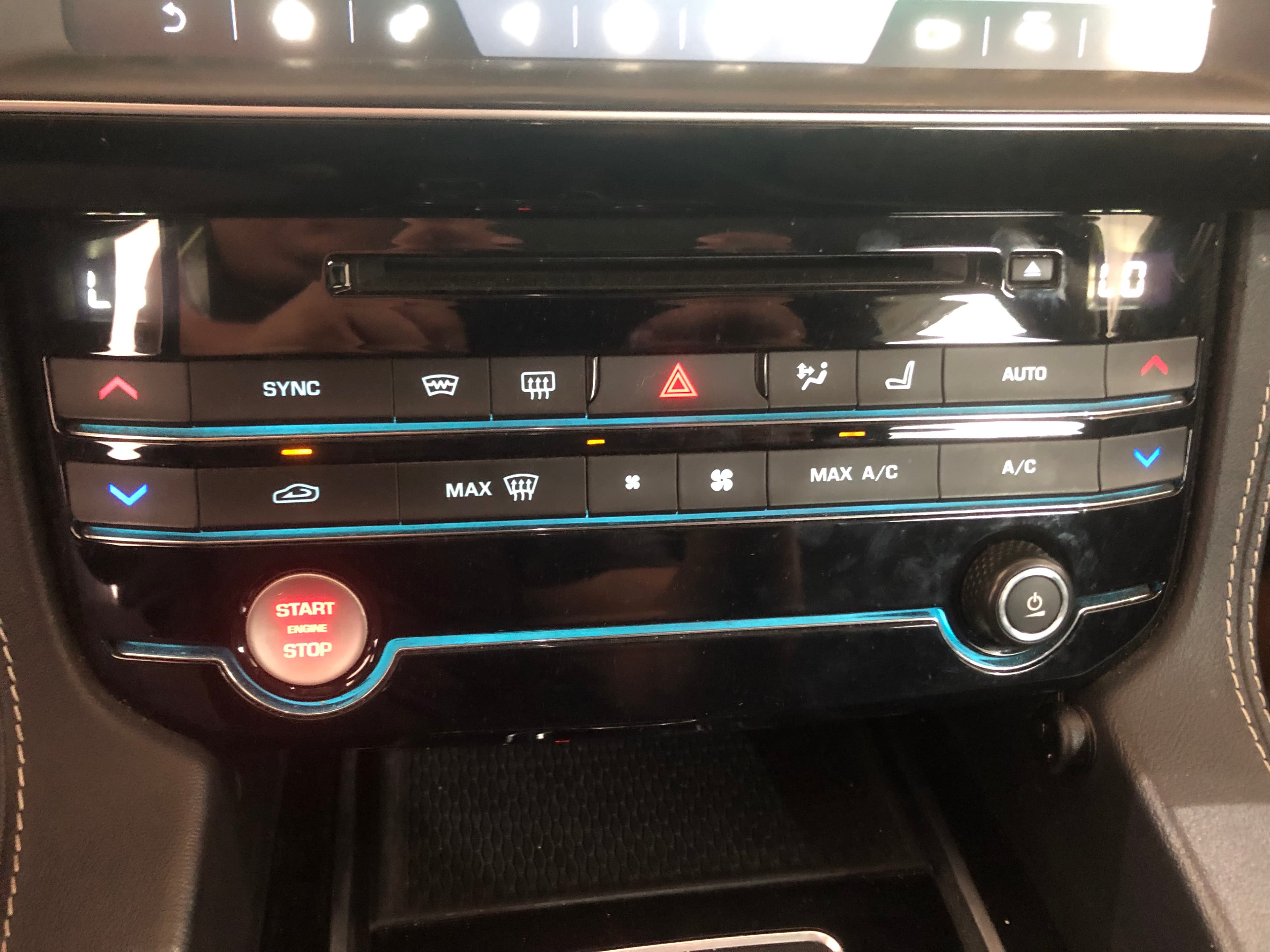 Jaguar F Pace 2.0 I4D · Ano 2016 — image 41