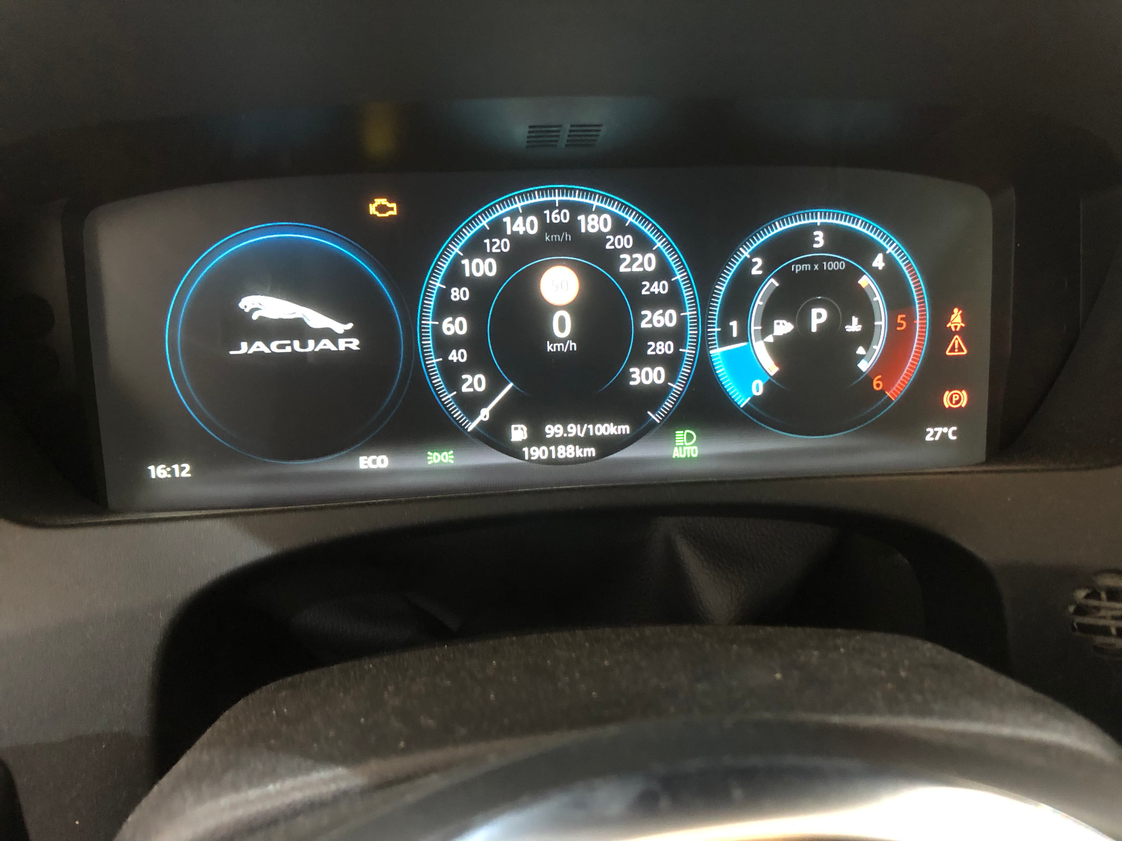 Jaguar F Pace 2.0 I4D · Ano 2016 — image 35